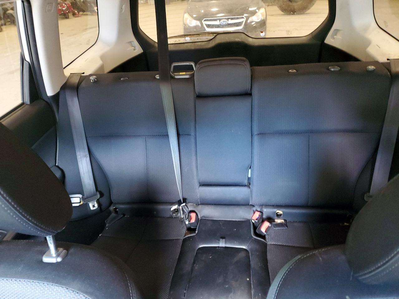 2011 Subaru Forester 2.5x Premium Серебряный vin: JF2SHADC6BG764622