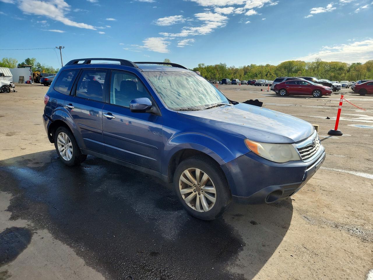 2012 Subaru Forester 2.5x Premium Blue vin: JF2SHADC6CH430859