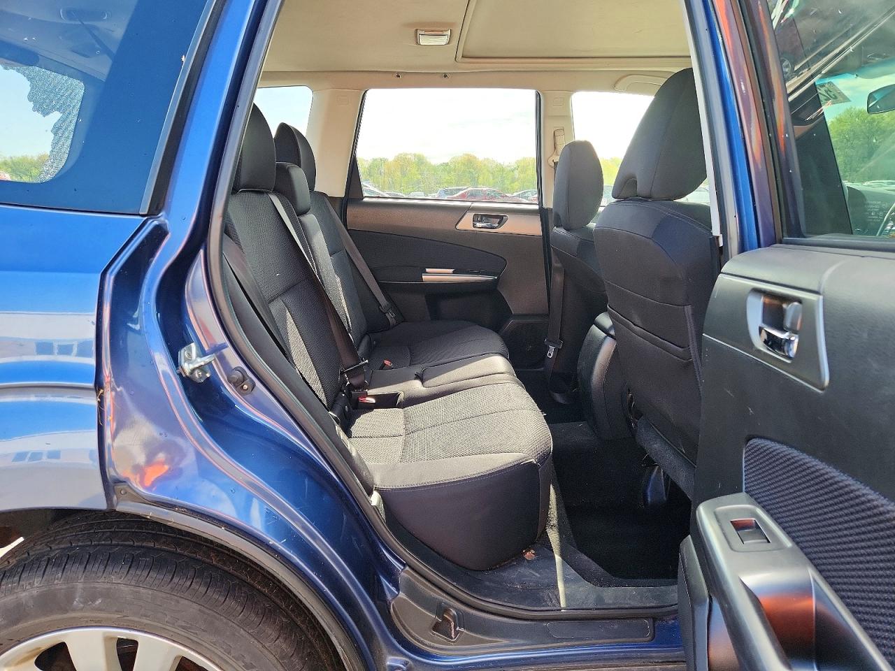 2012 Subaru Forester 2.5x Premium Blue vin: JF2SHADC6CH430859