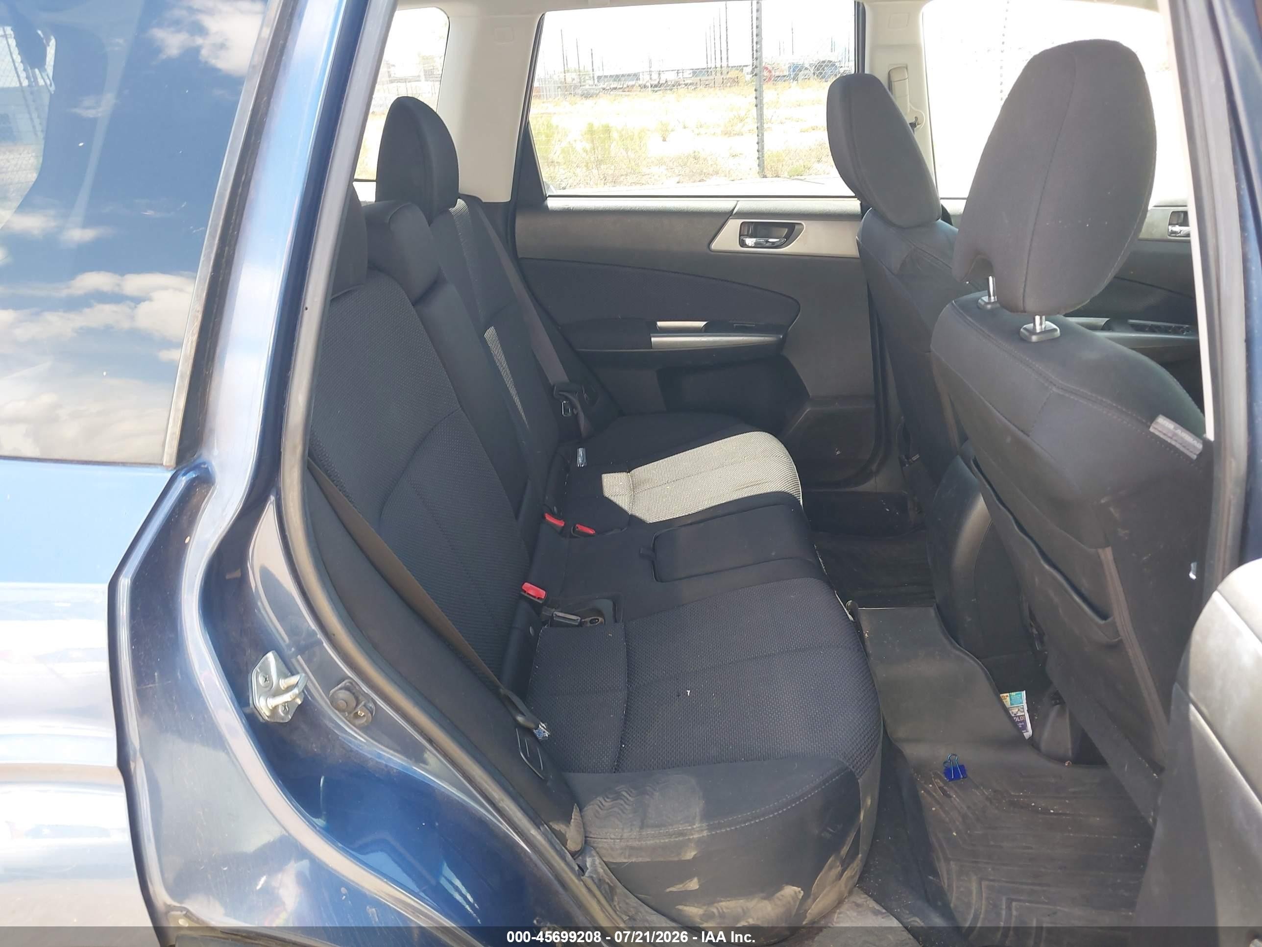 2012 Subaru Forester 2.5x Premium Blue vin: JF2SHADC6CH431767
