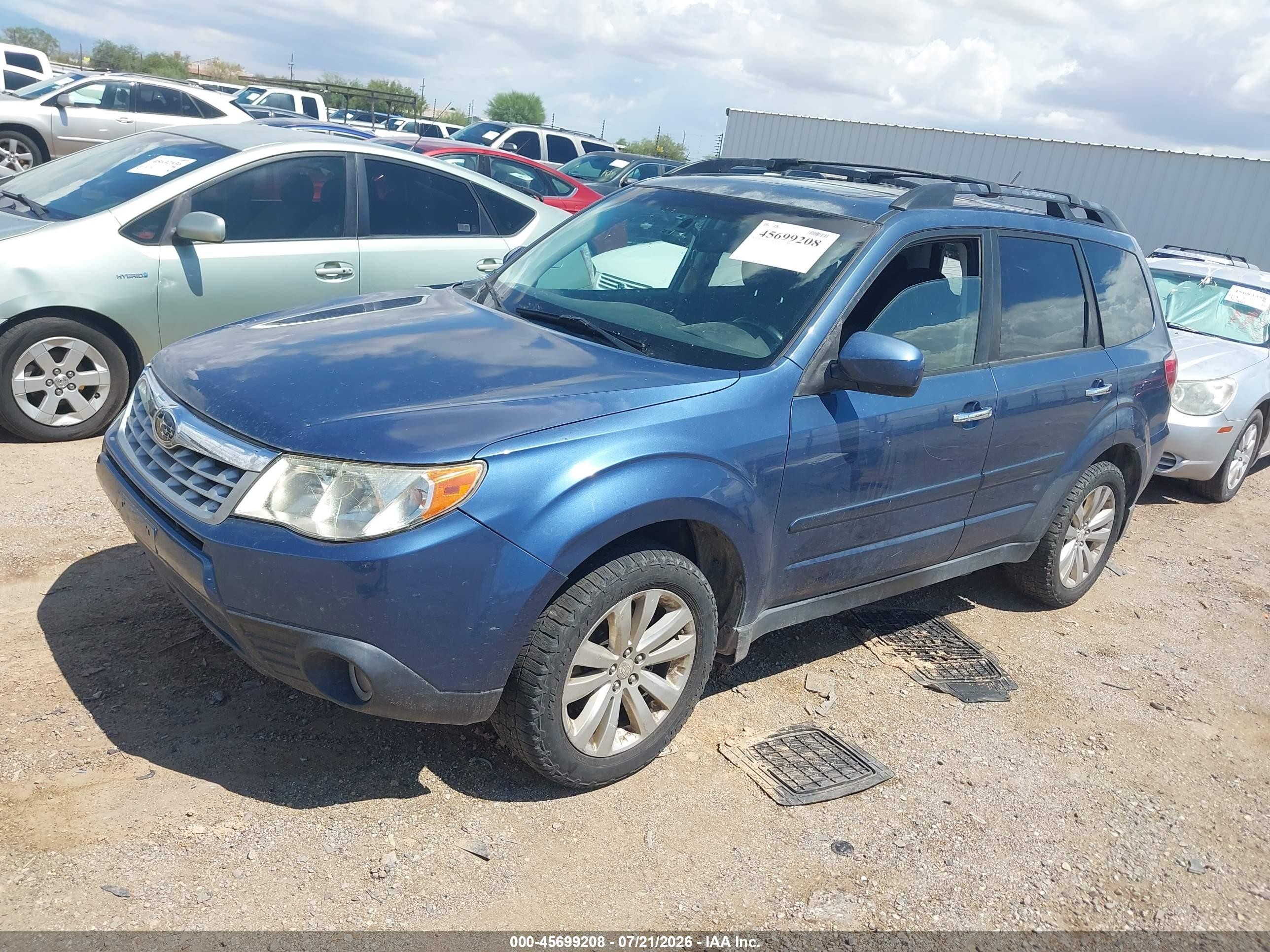 2012 Subaru Forester 2.5x Premium Blue vin: JF2SHADC6CH431767