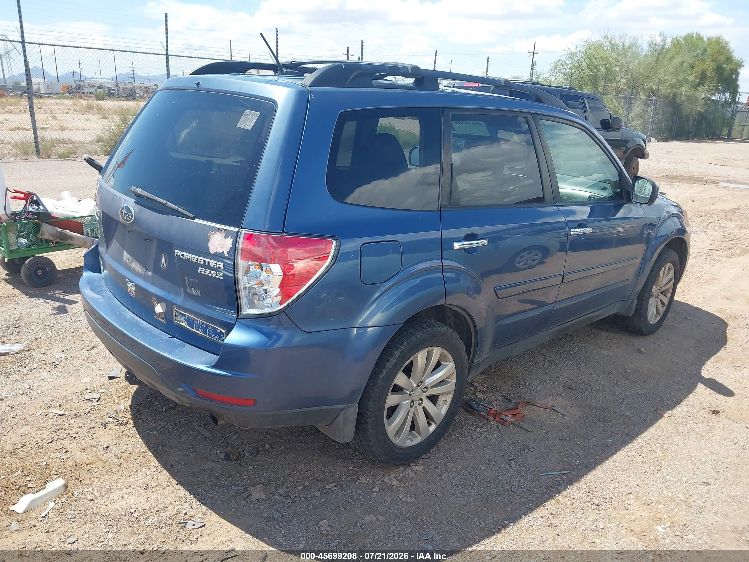 2012 Subaru Forester 2.5x Premium Blue vin: JF2SHADC6CH431767