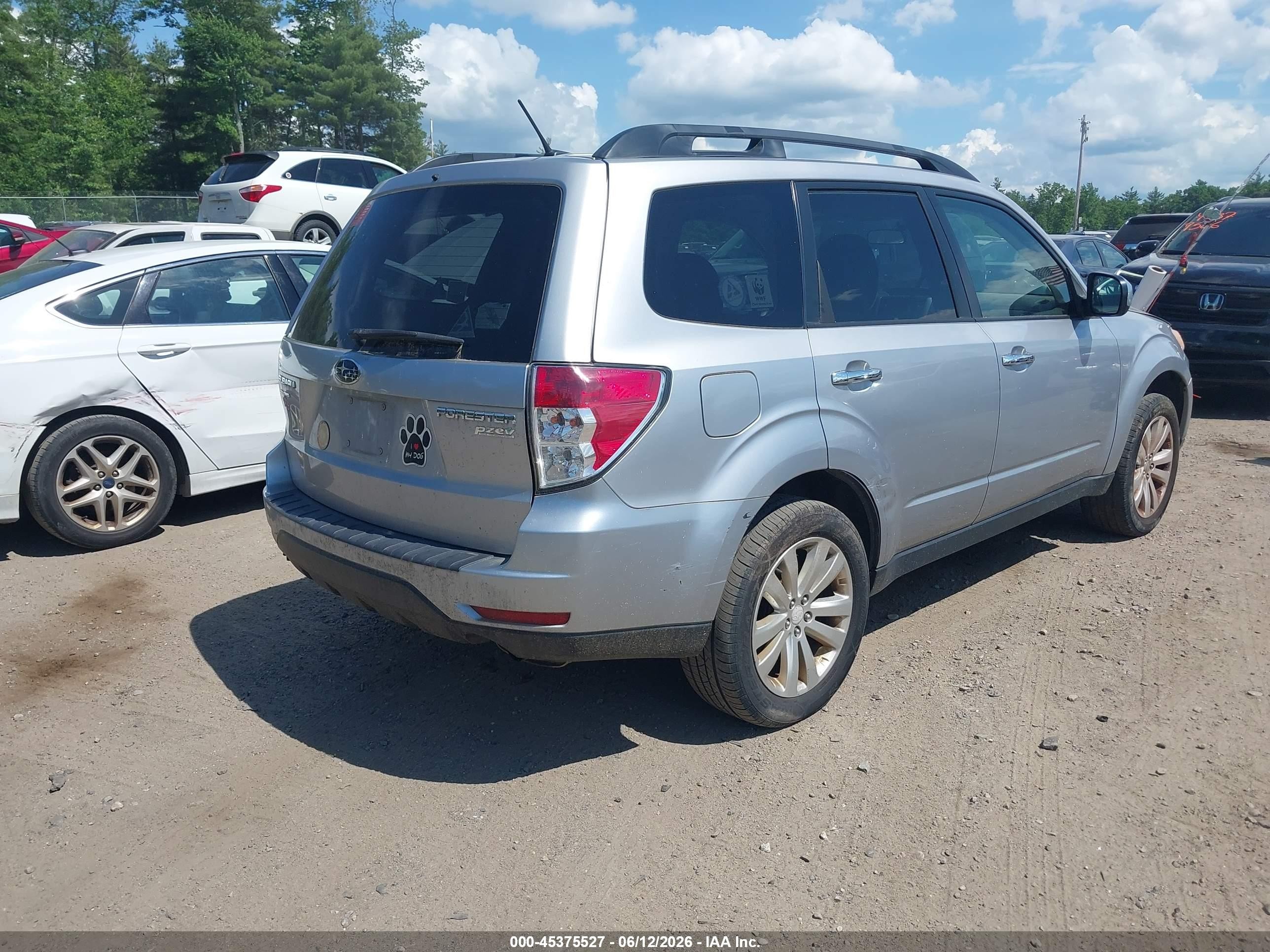 2012 Subaru Forester 2.5x Premium Silver vin: JF2SHADC6CH437178
