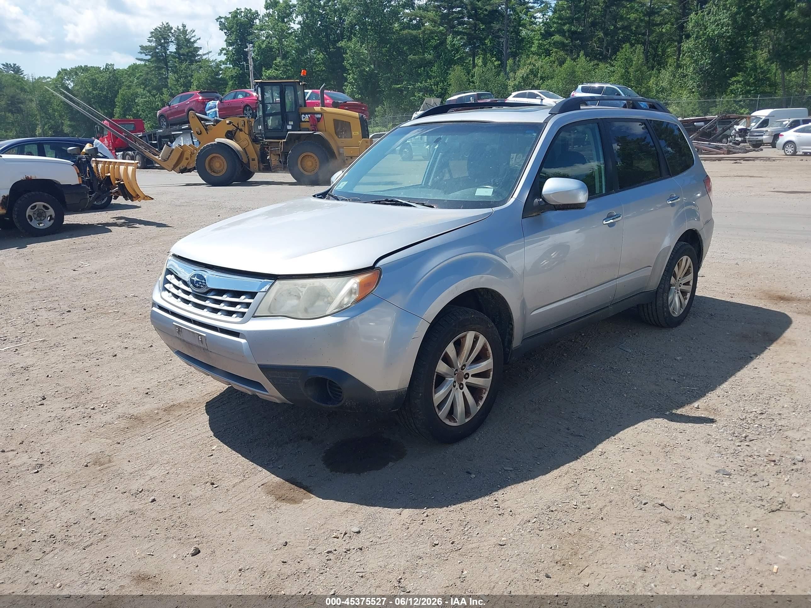 2012 Subaru Forester 2.5x Premium Silver vin: JF2SHADC6CH437178
