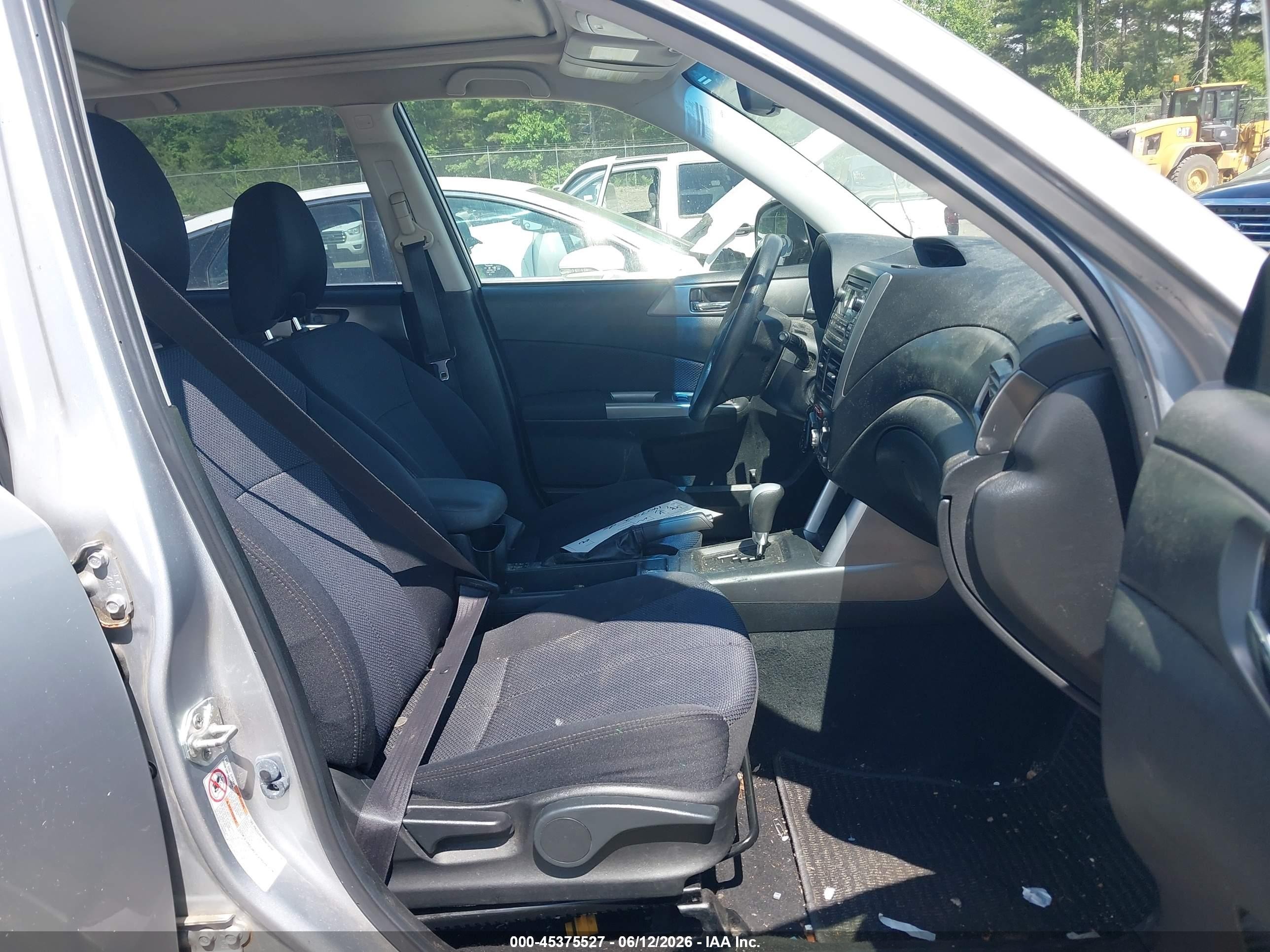 2012 Subaru Forester 2.5x Premium Silver vin: JF2SHADC6CH437178
