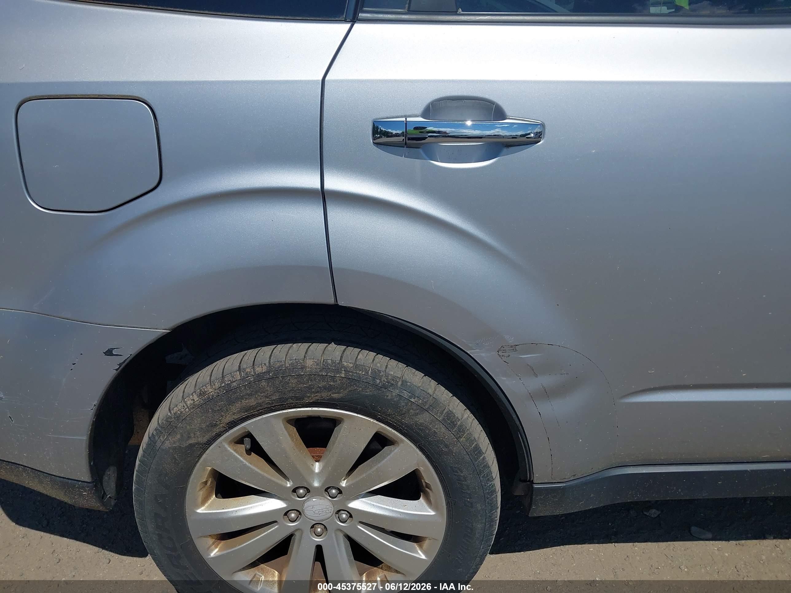 2012 Subaru Forester 2.5x Premium Silver vin: JF2SHADC6CH437178