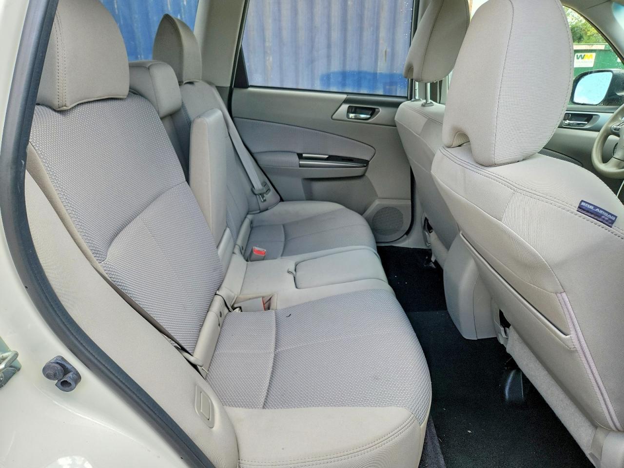 2012 Subaru Forester 2.5x Premium White vin: JF2SHADC6CH437911