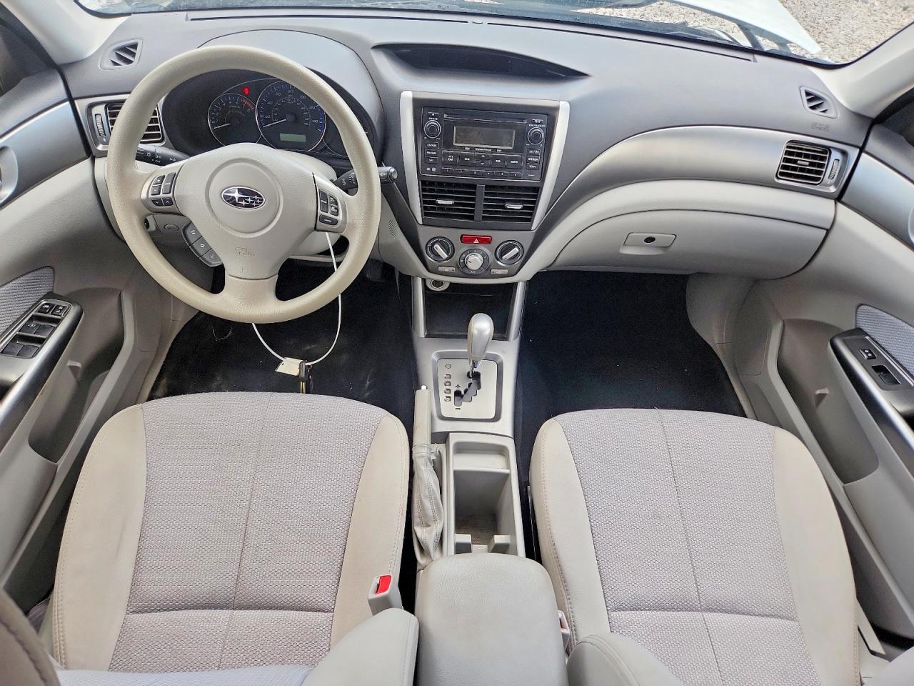 2012 Subaru Forester 2.5x Premium White vin: JF2SHADC6CH437911
