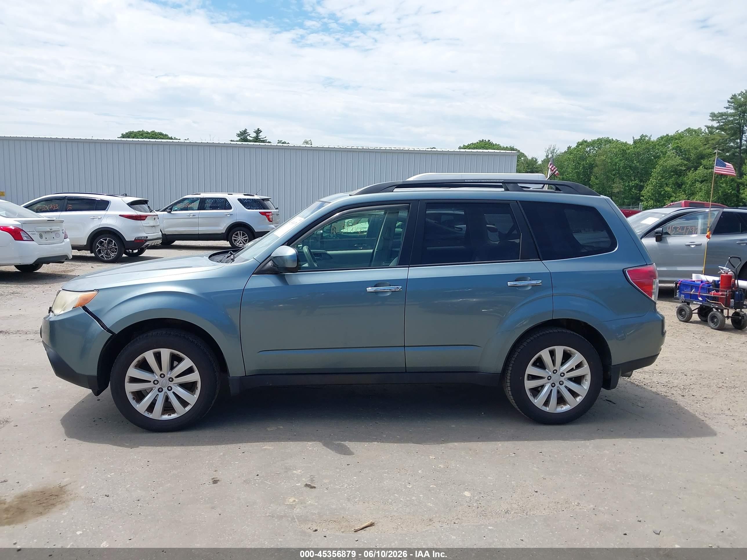 2012 Subaru Forester 2.5x Premium Green vin: JF2SHADC6CH453476