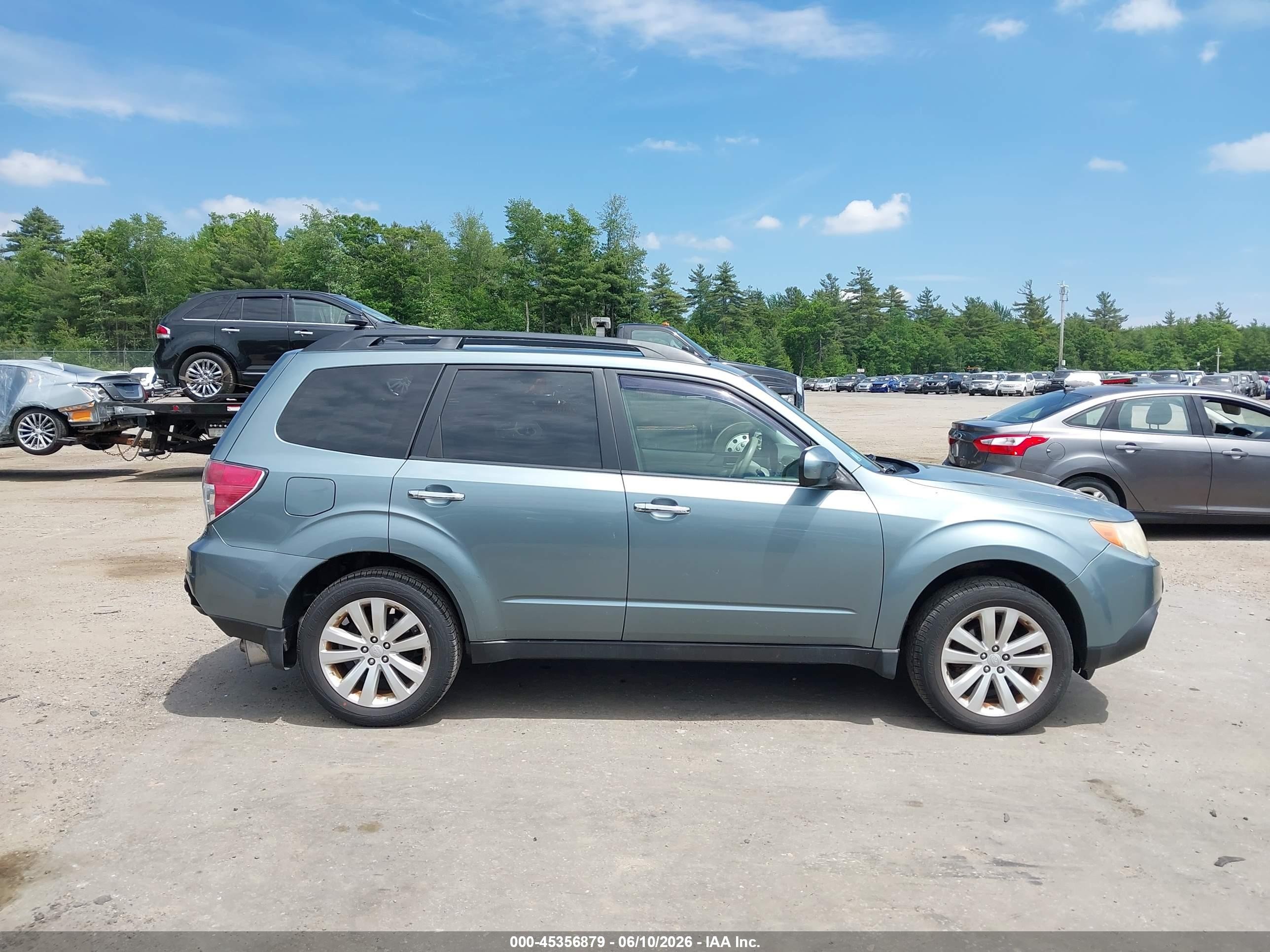 2012 Subaru Forester 2.5x Premium Green vin: JF2SHADC6CH453476