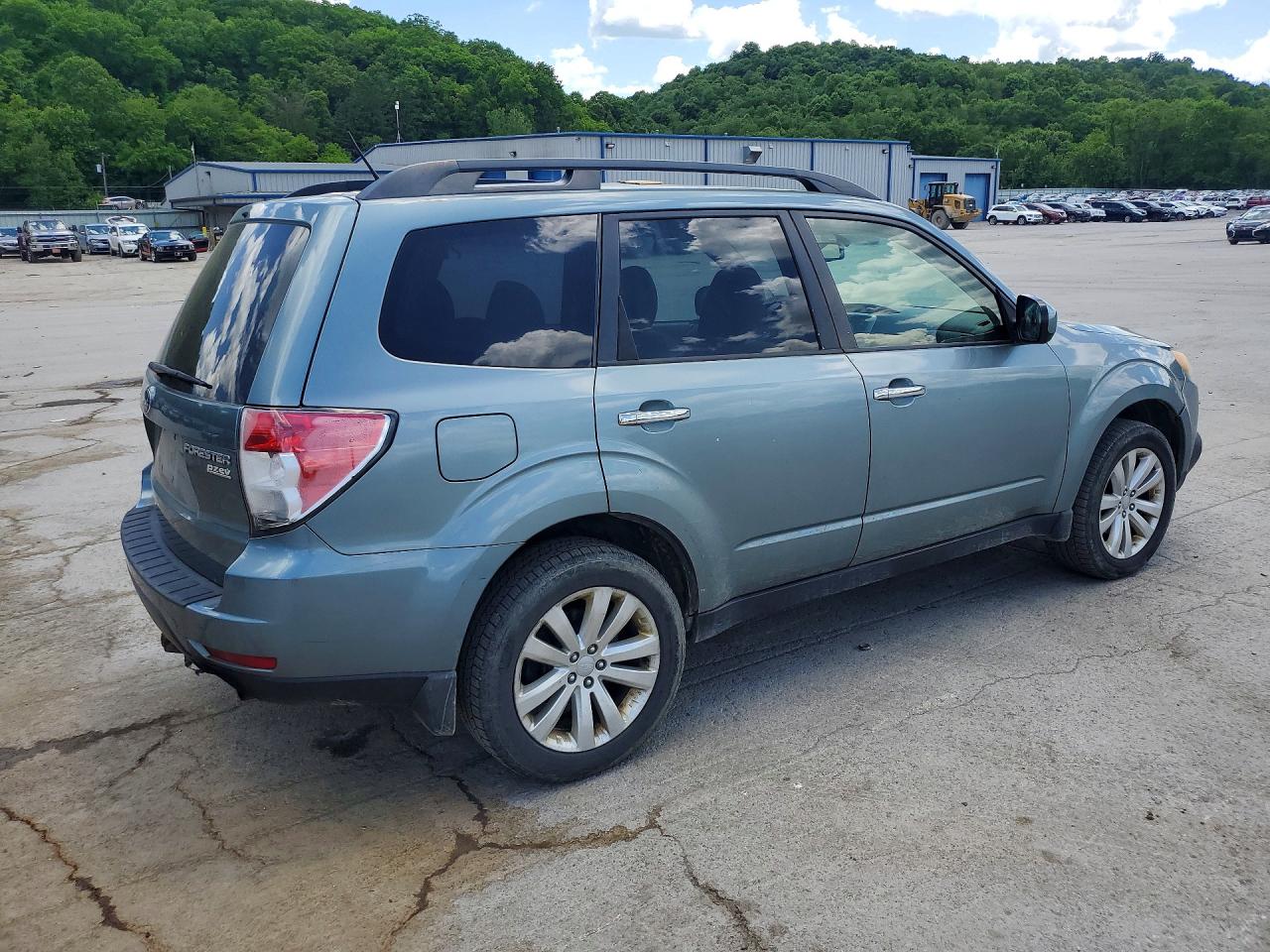 2012 Subaru Forester 2.5x Premium Blue vin: JF2SHADC6CH468009