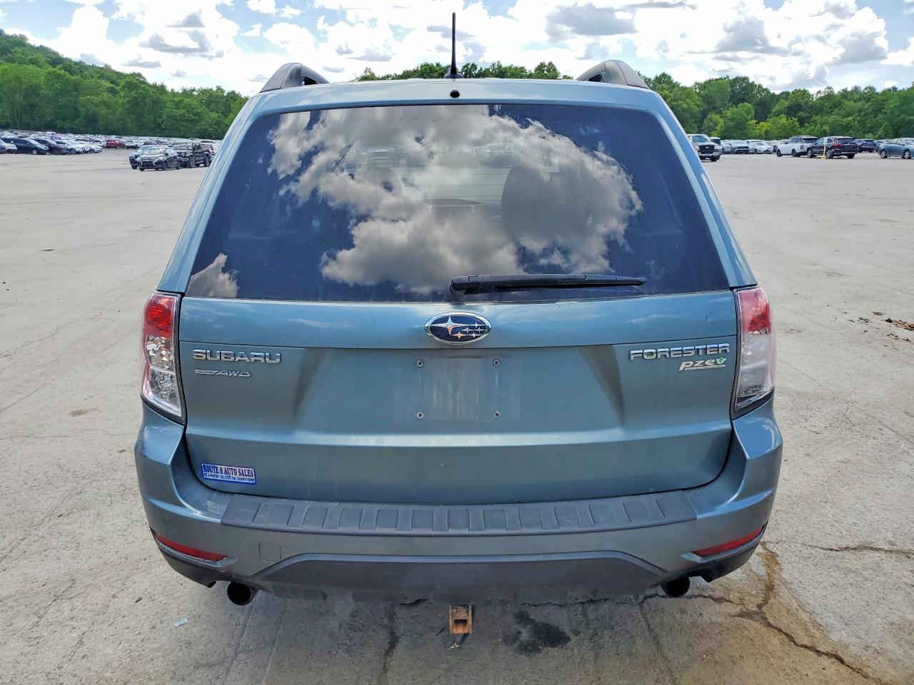 2012 Subaru Forester 2.5x Premium Blue vin: JF2SHADC6CH468009