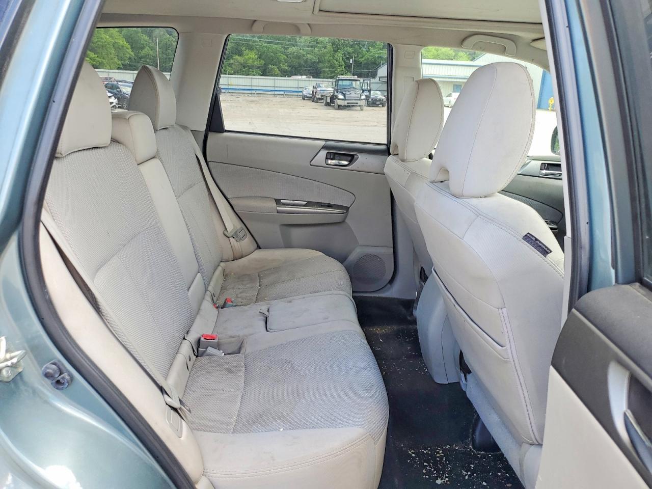 2012 Subaru Forester 2.5x Premium Blue vin: JF2SHADC6CH468009