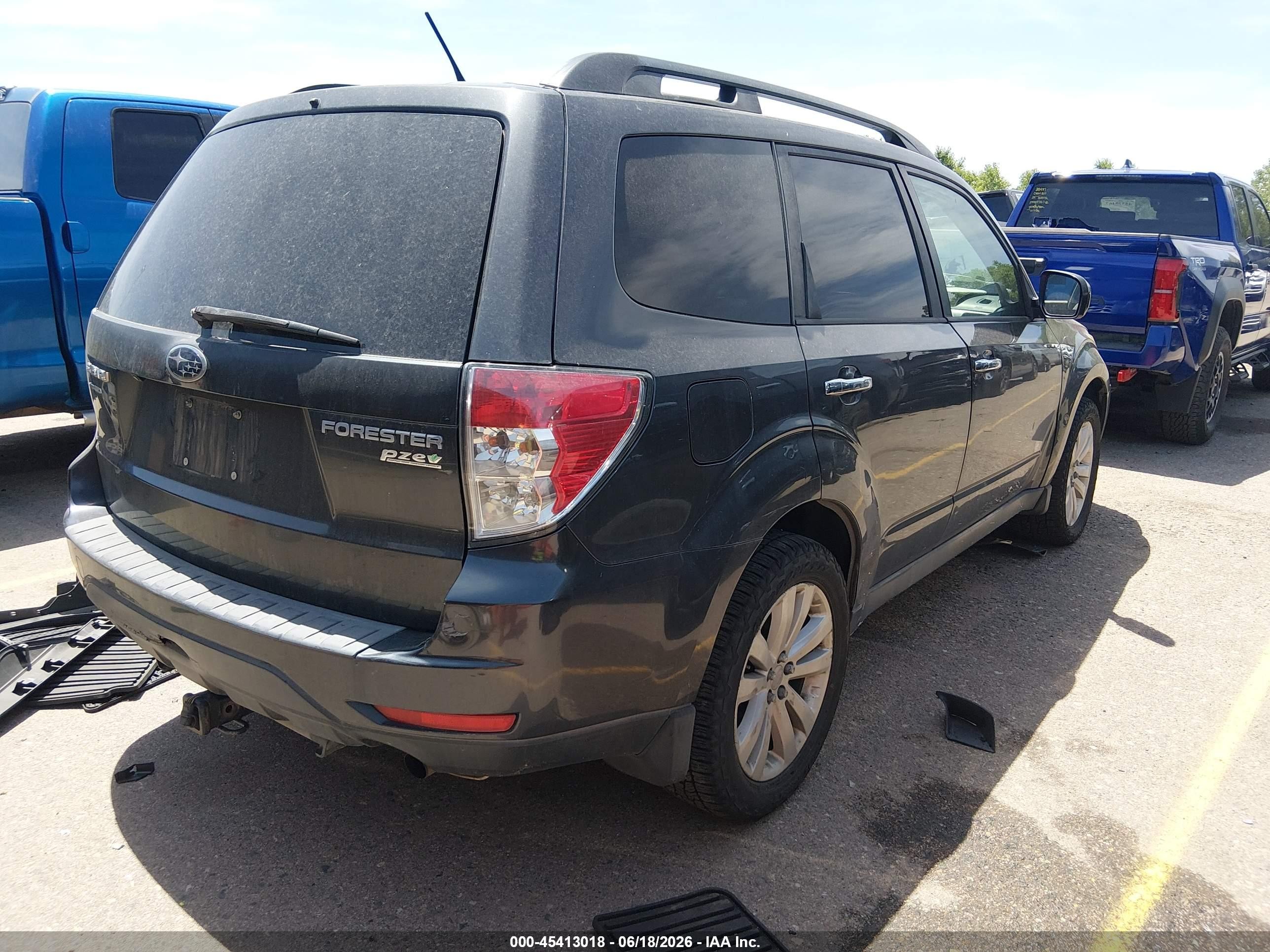 2013 Subaru Forester 2.5x Premium Серый vin: JF2SHADC6DH405641