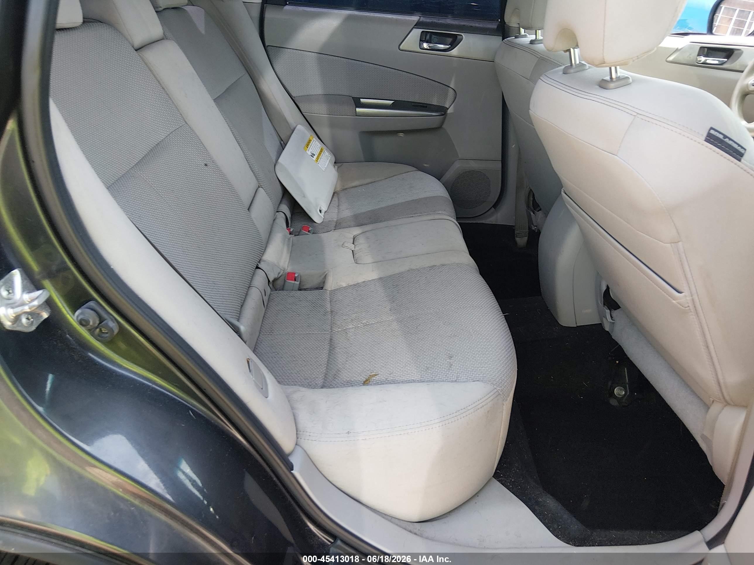 2013 Subaru Forester 2.5x Premium Серый vin: JF2SHADC6DH405641