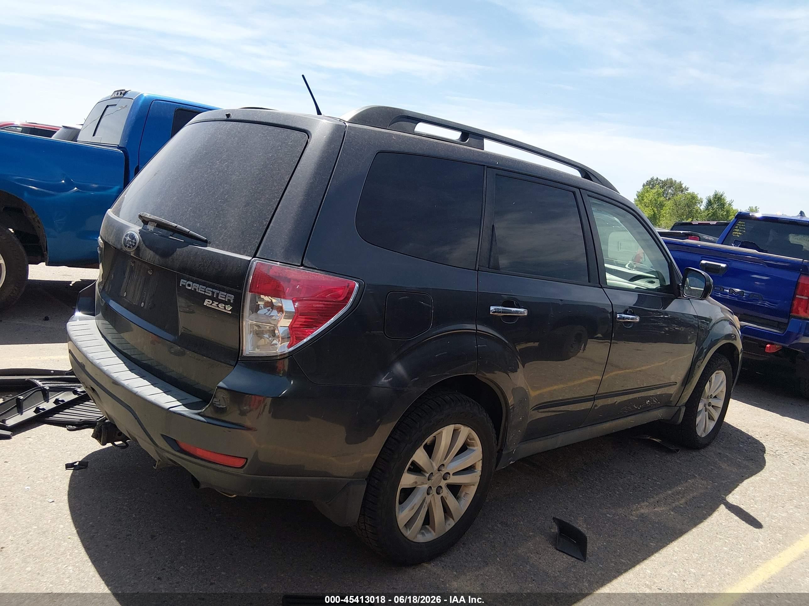 2013 Subaru Forester 2.5x Premium Серый vin: JF2SHADC6DH405641