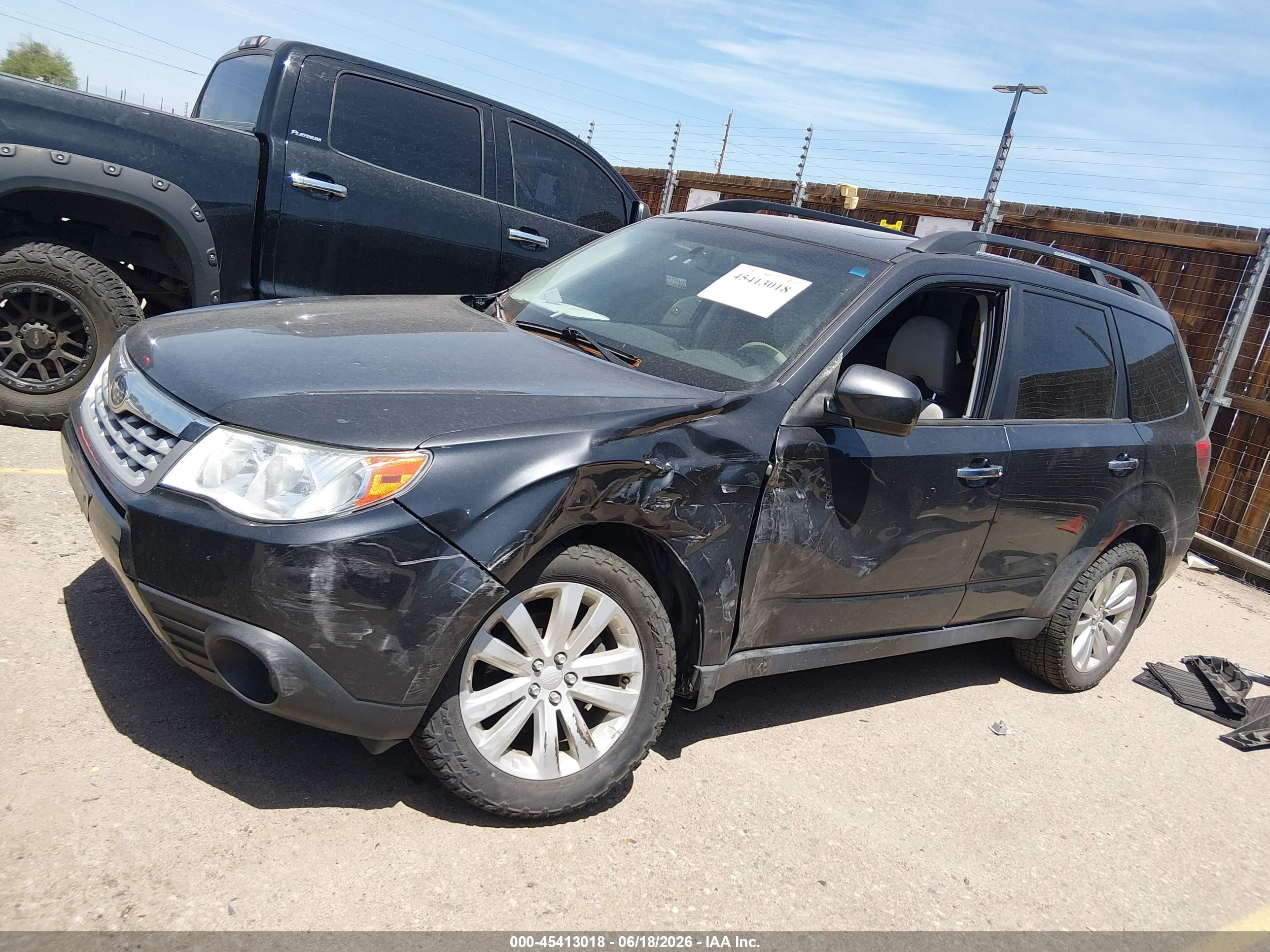 2013 Subaru Forester 2.5x Premium Серый vin: JF2SHADC6DH405641