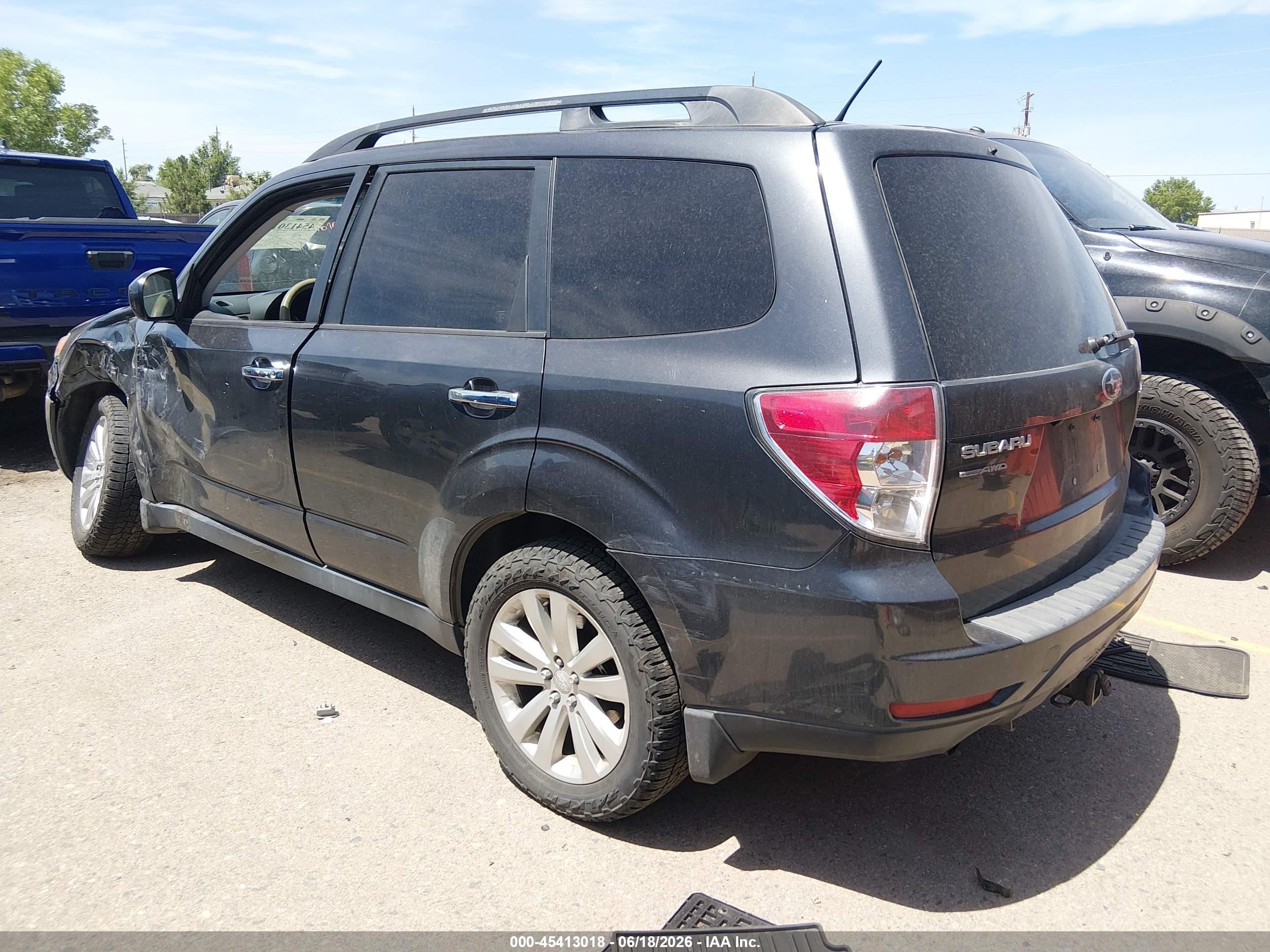 2013 Subaru Forester 2.5x Premium Серый vin: JF2SHADC6DH405641