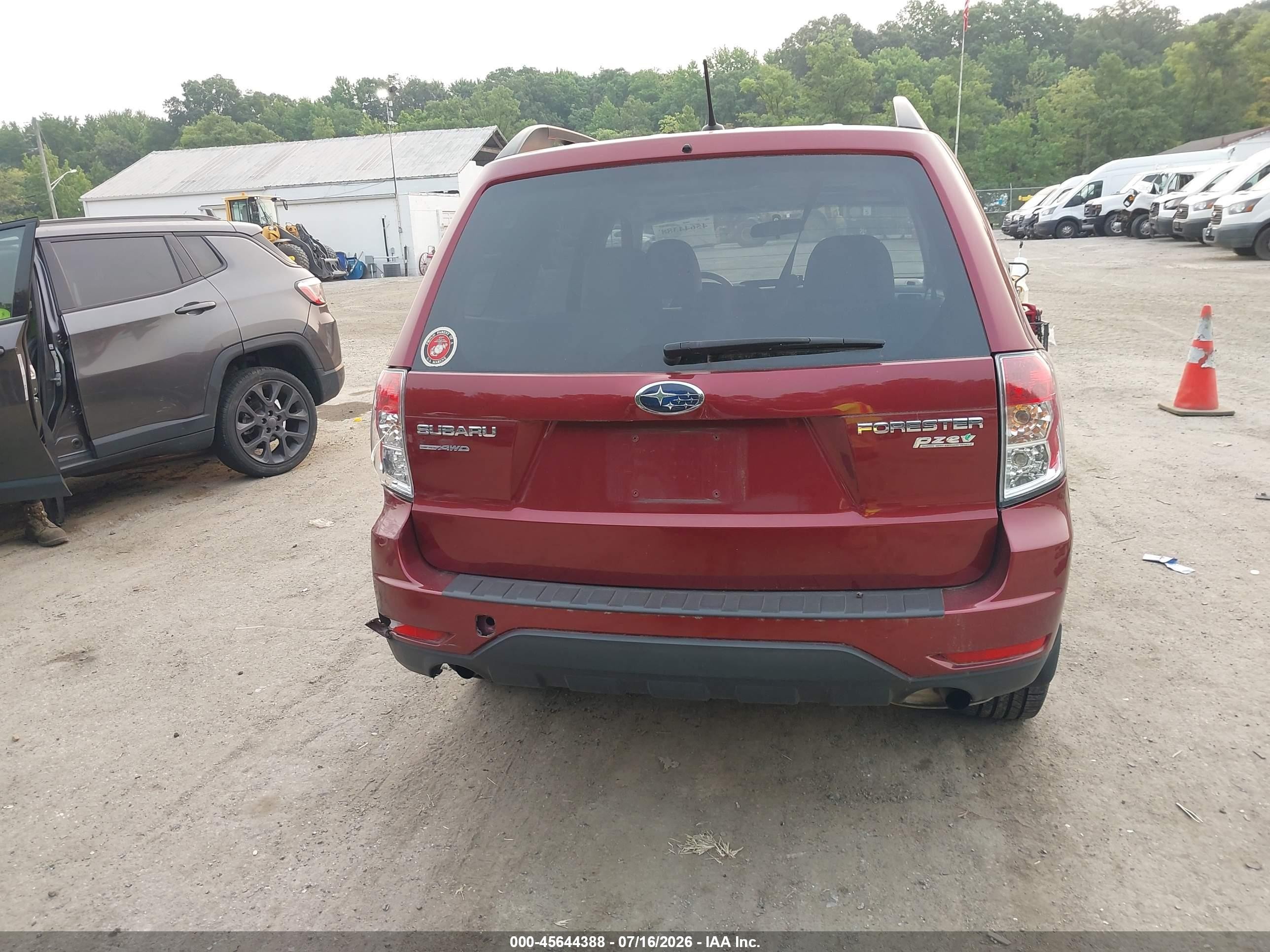 2011 Subaru Forester 2.5x Premium Red vin: JF2SHADC7BH713107