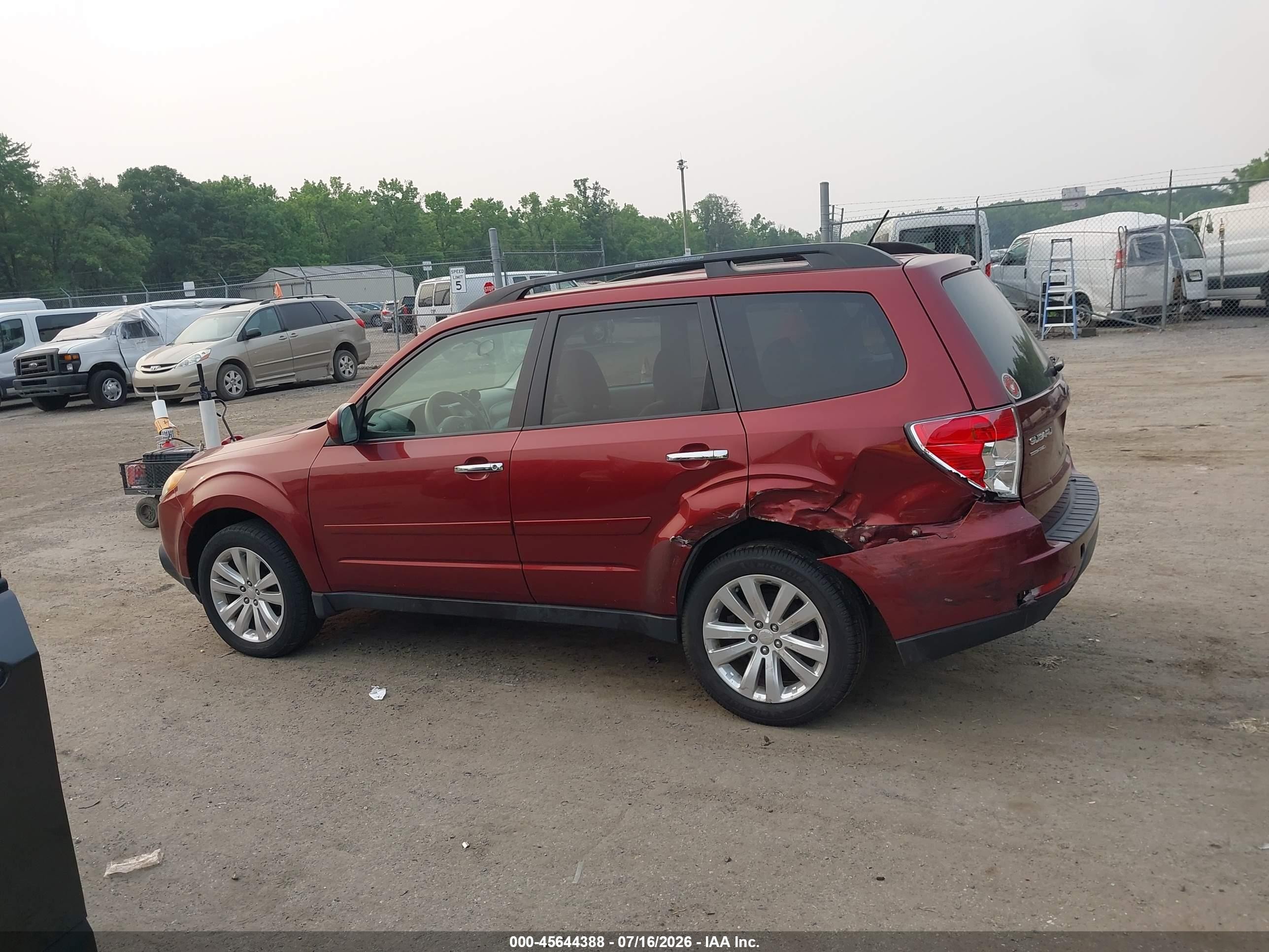 2011 Subaru Forester 2.5x Premium Red vin: JF2SHADC7BH713107