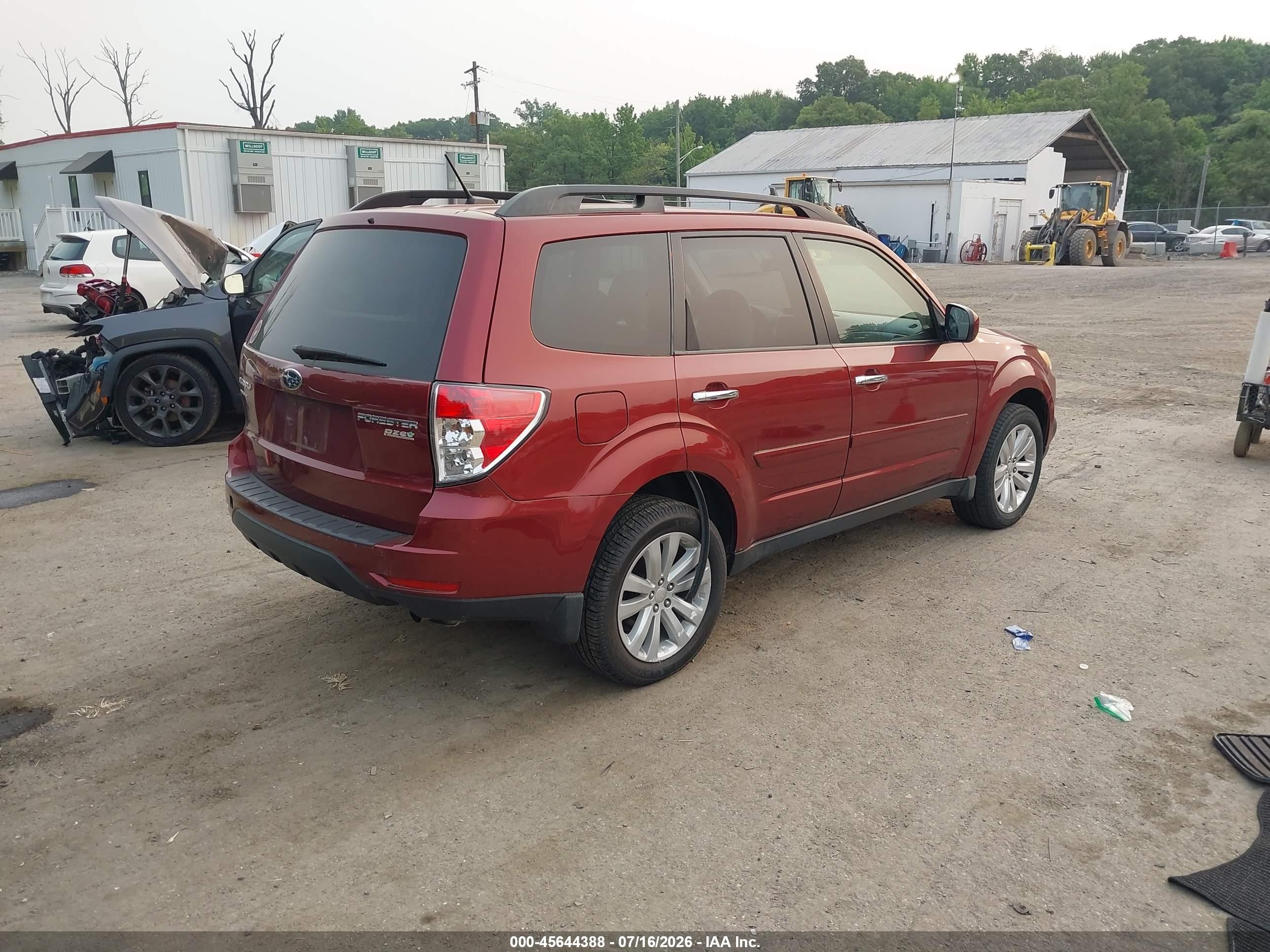 2011 Subaru Forester 2.5x Premium Red vin: JF2SHADC7BH713107