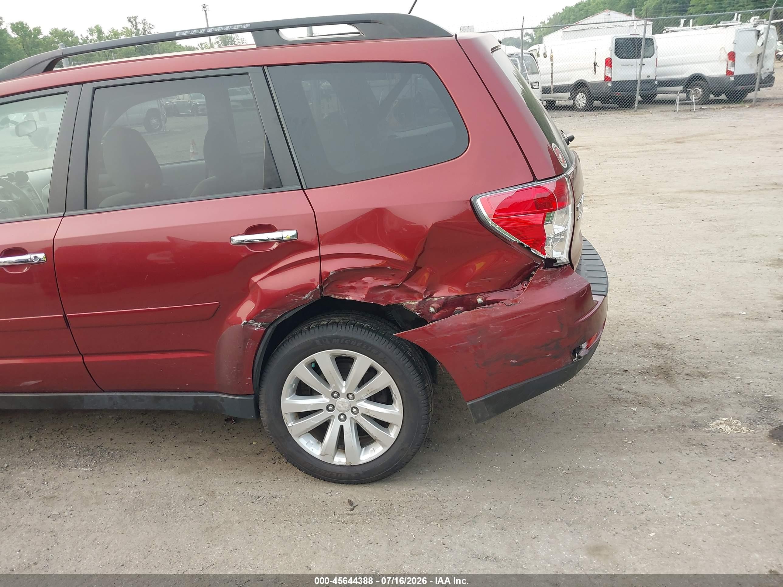 2011 Subaru Forester 2.5x Premium Red vin: JF2SHADC7BH713107
