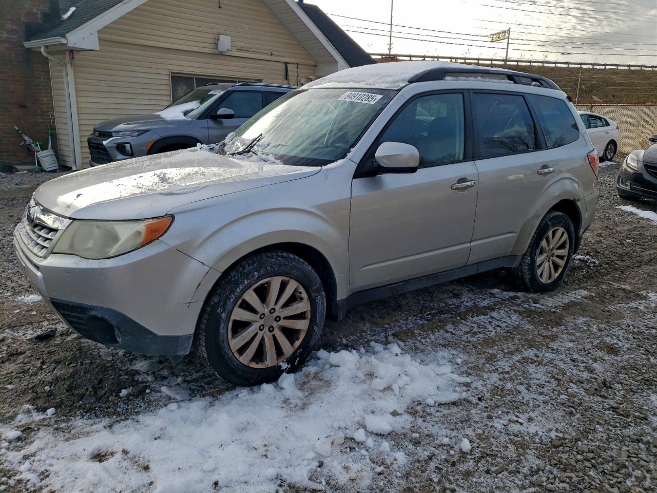 2011 Subaru Forester 2.5x Premium Silver vin: JF2SHADC7BH714211
