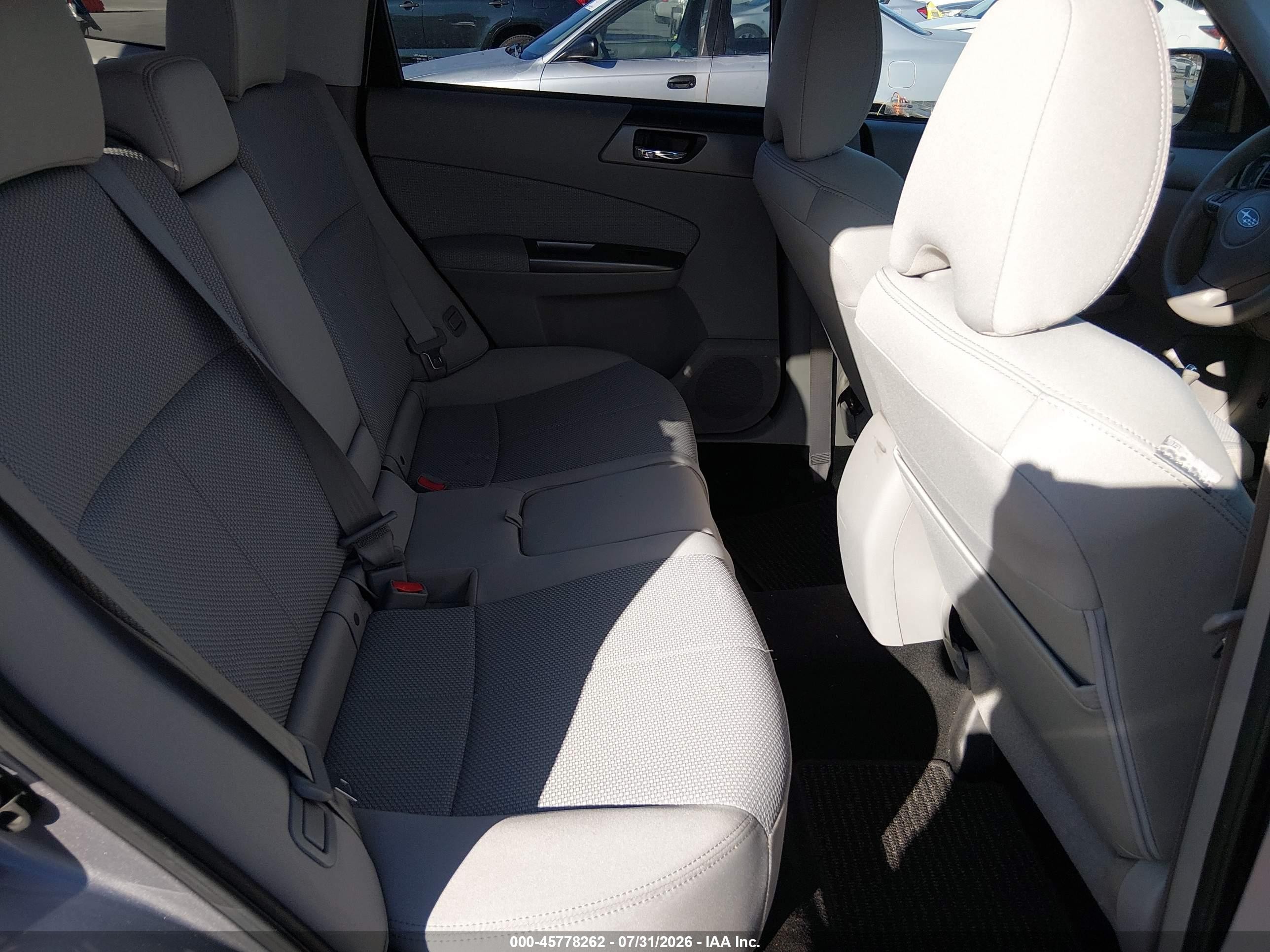 2011 Subaru Forester 2.5x Premium Серебряный vin: JF2SHADC7BH739898