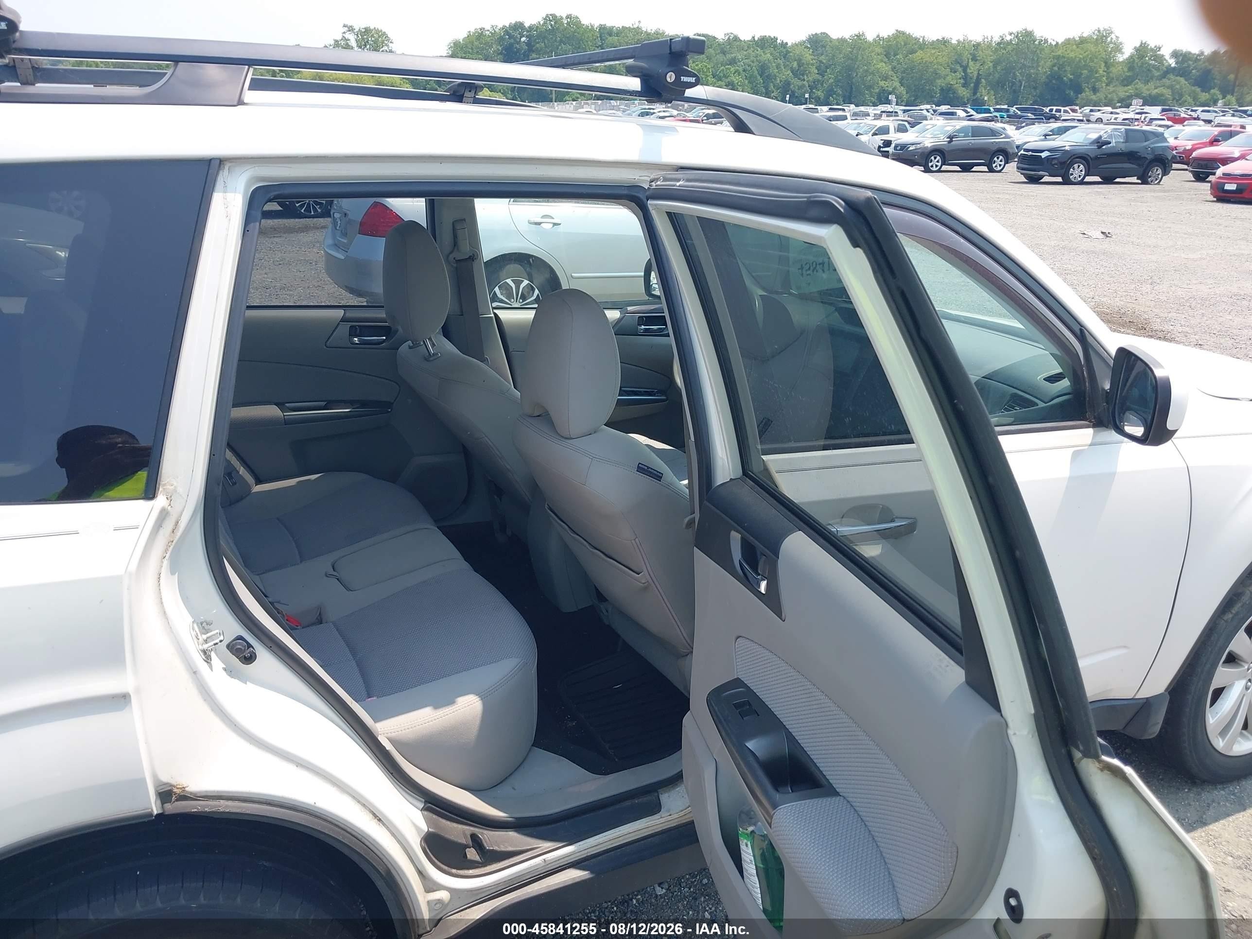 2011 Subaru Forester 2.5x Premium White vin: JF2SHADC7BH753395