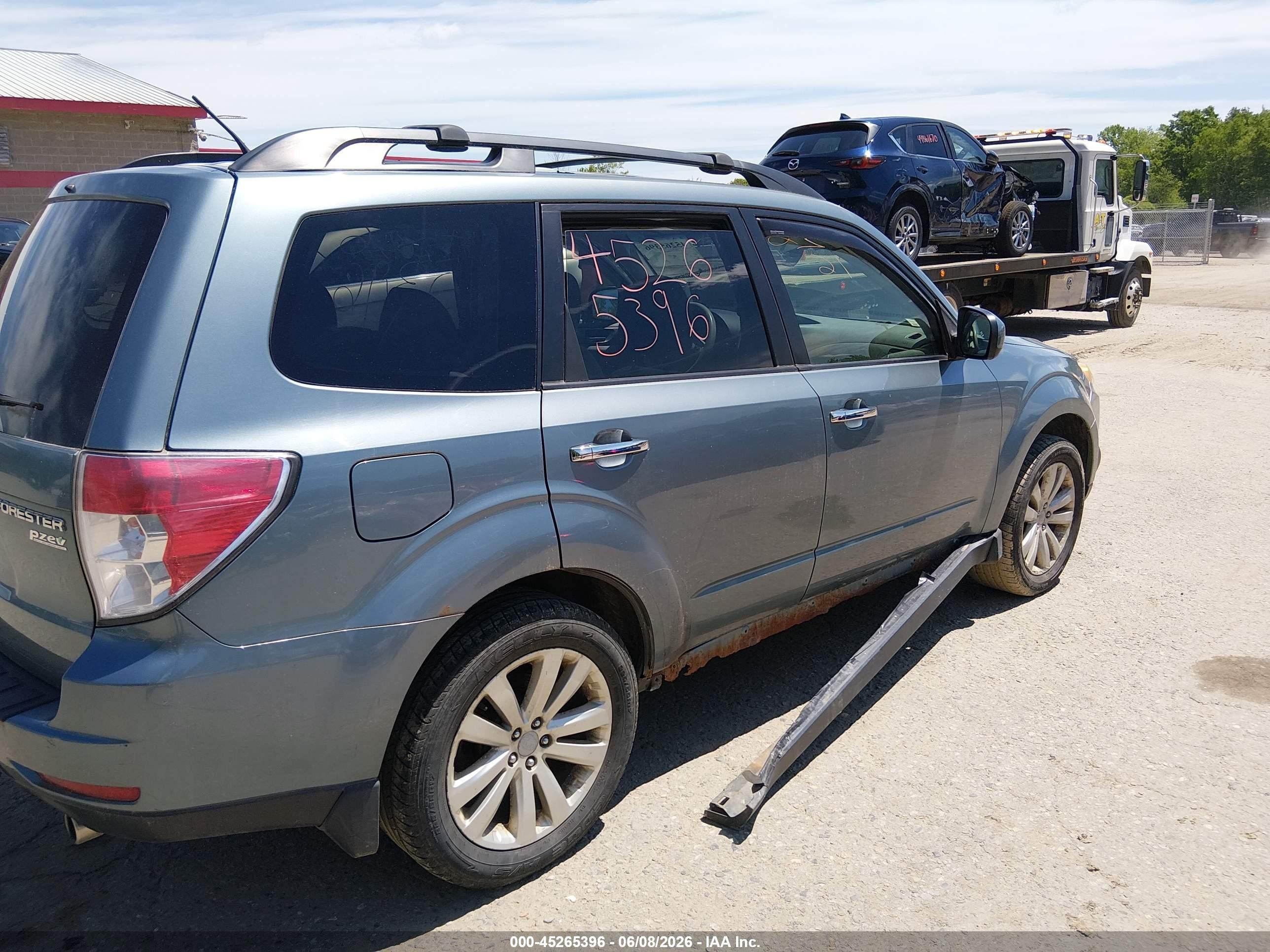 2011 Subaru Forester 2.5x Premium Light Blue vin: JF2SHADC7BH770097