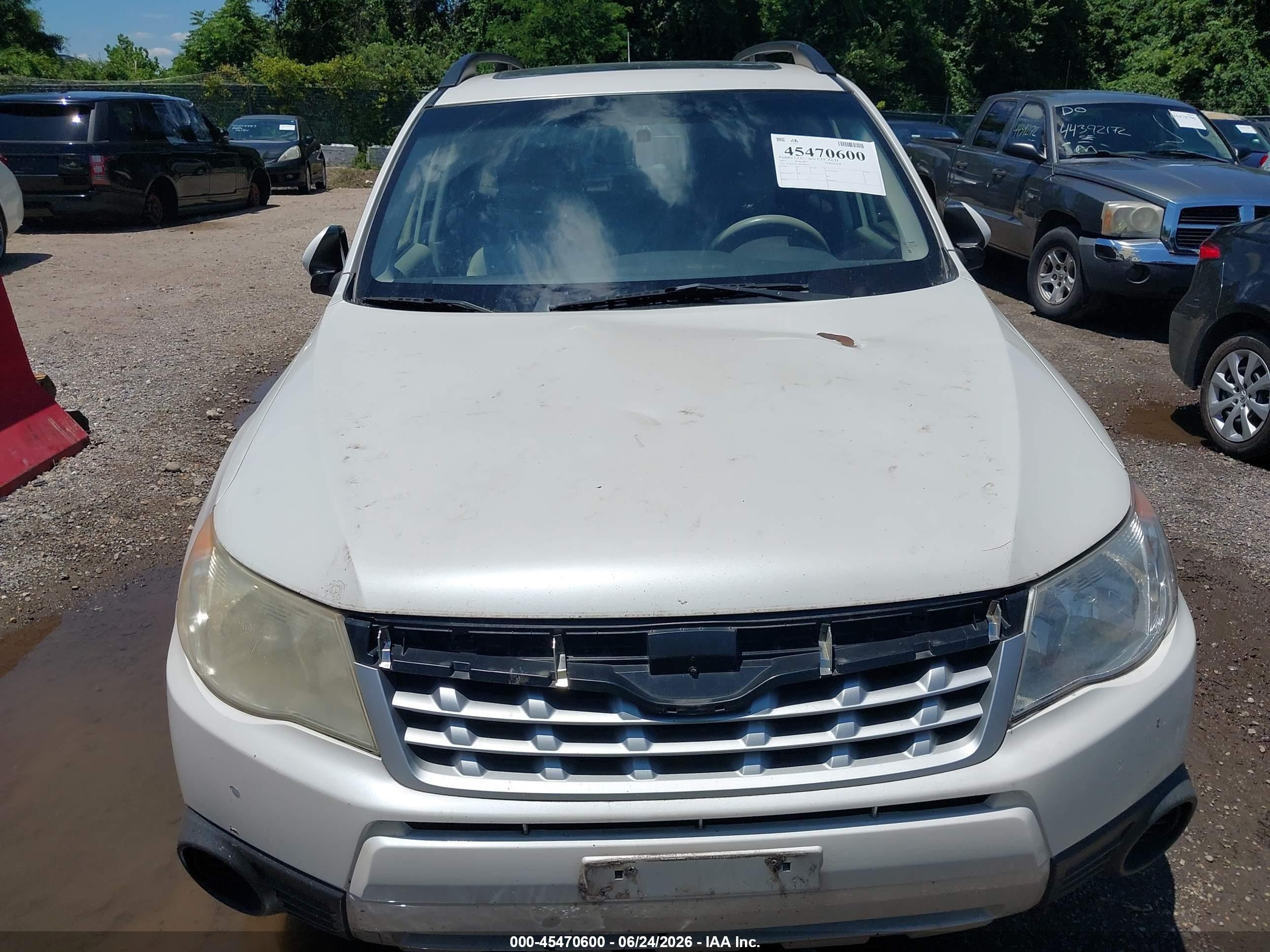 2011 Subaru Forester 2.5x Premium White vin: JF2SHADC7BH780614