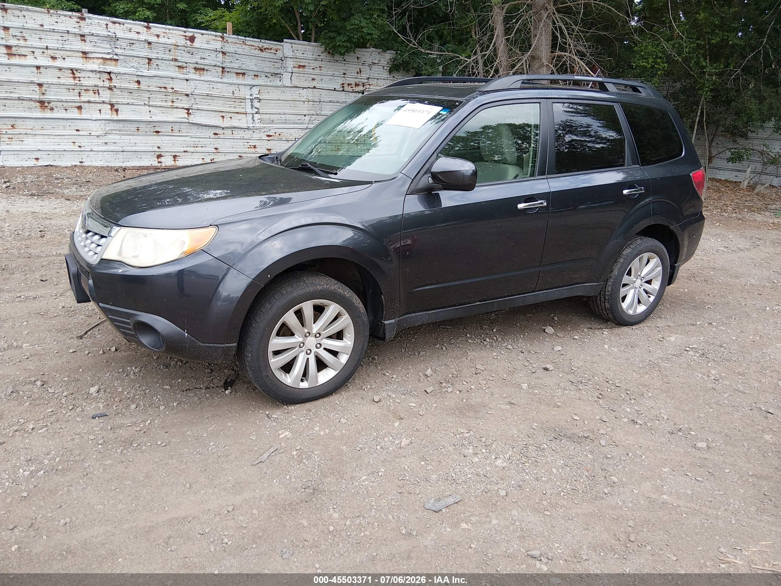2012 Subaru Forester 2.5x Premium Gray vin: JF2SHADC7CH409650