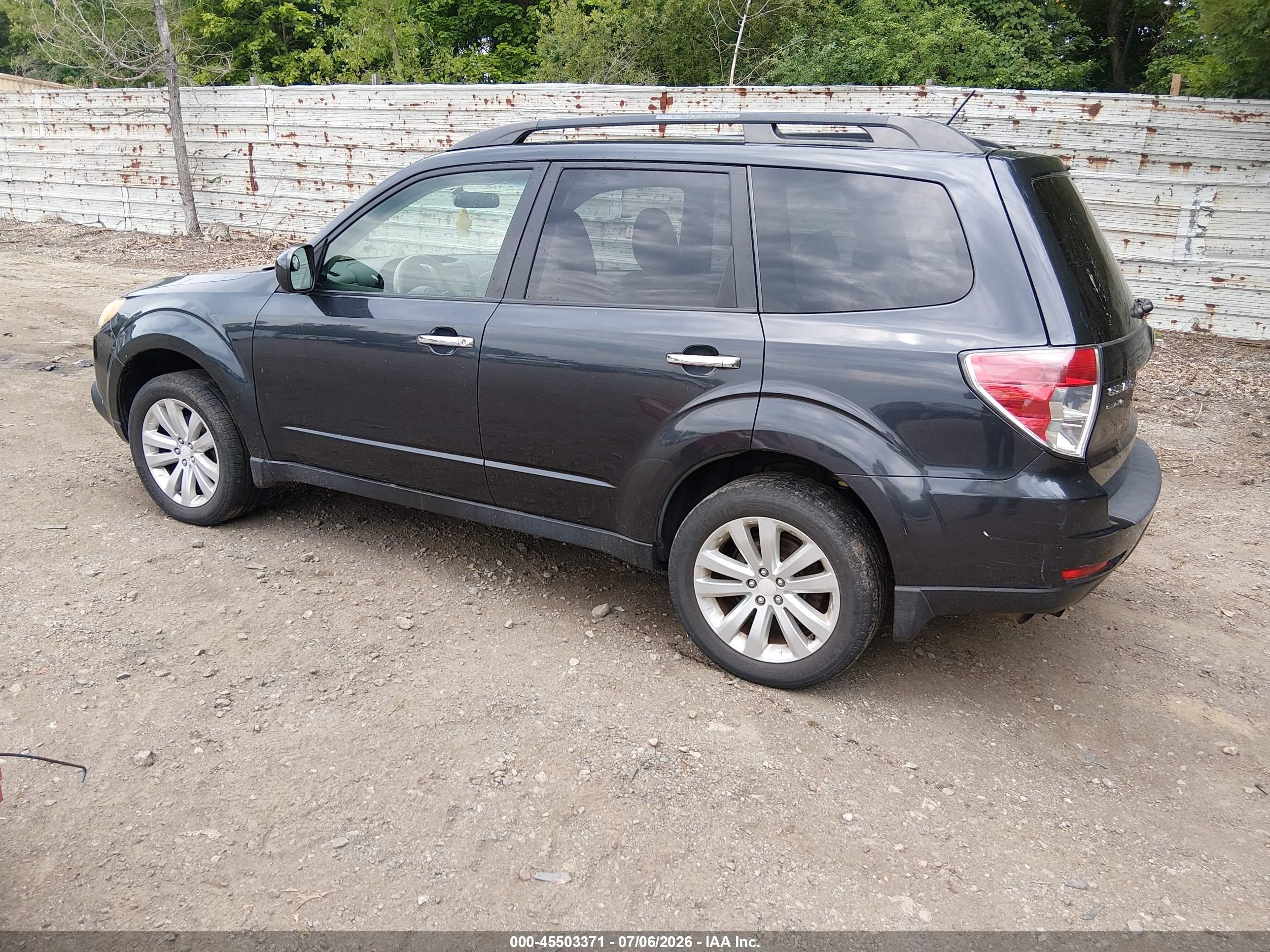 2012 Subaru Forester 2.5x Premium Gray vin: JF2SHADC7CH409650