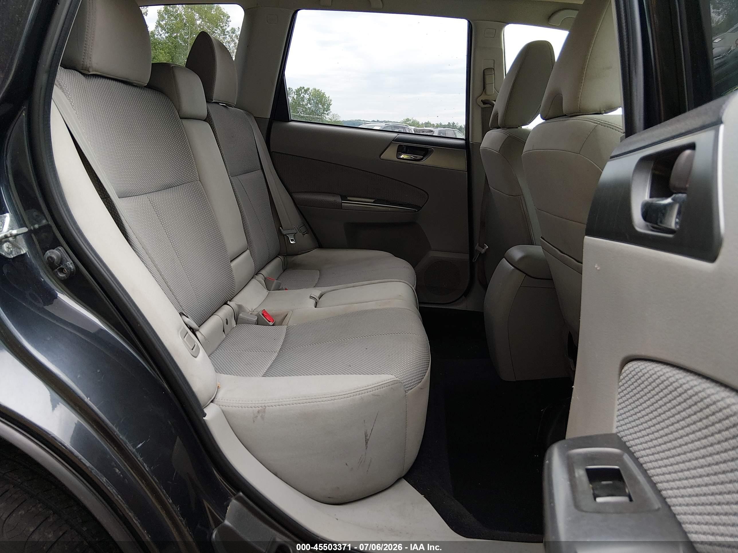 2012 Subaru Forester 2.5x Premium Gray vin: JF2SHADC7CH409650