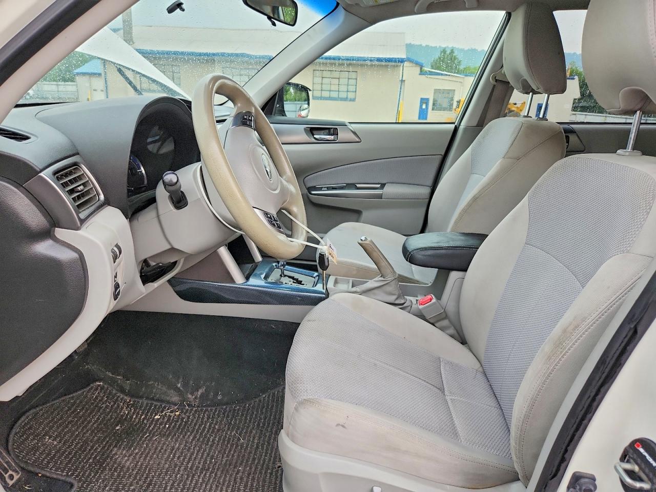2012 Subaru Forester 2.5x Premium White vin: JF2SHADC7CH411933