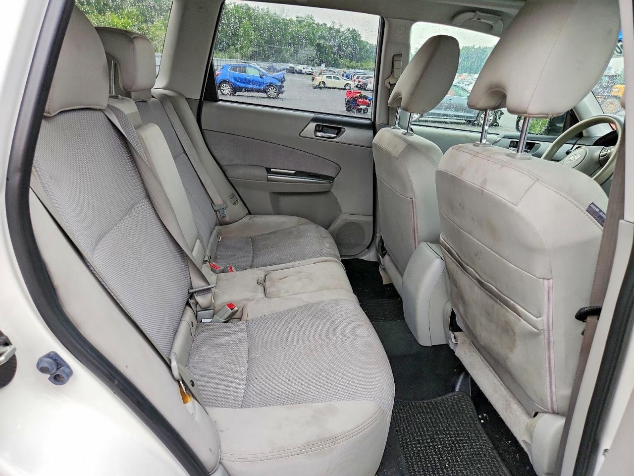 2012 Subaru Forester 2.5x Premium White vin: JF2SHADC7CH411933