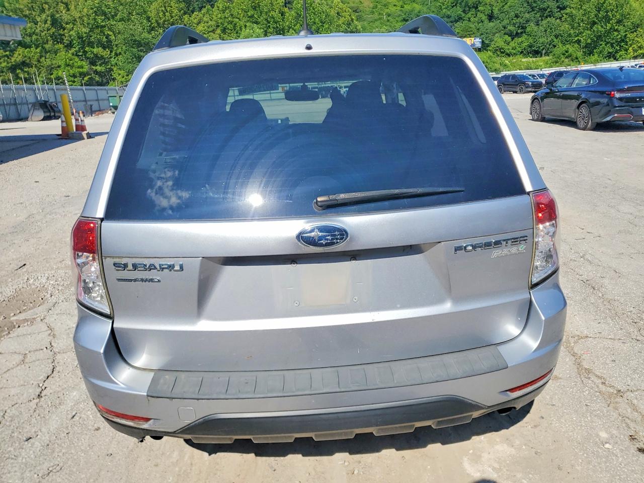 2012 Subaru Forester 2.5x Premium Серебряный vin: JF2SHADC7CH412595