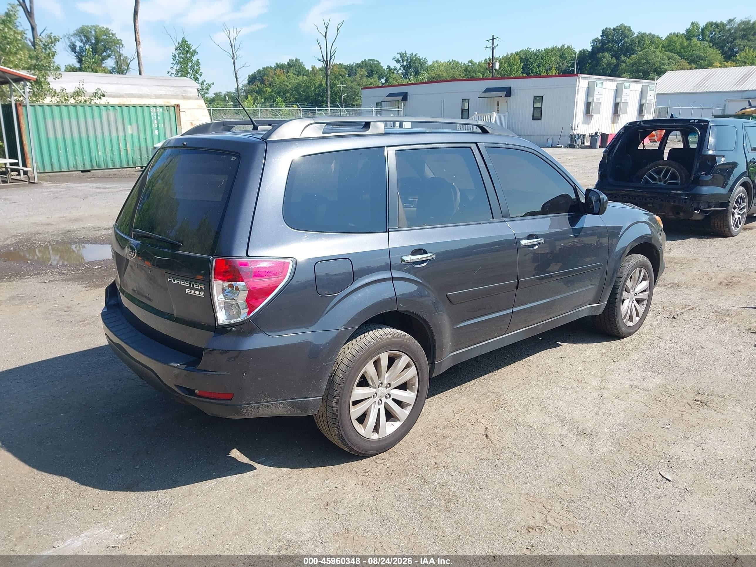 2012 Subaru Forester 2.5x Premium Gray vin: JF2SHADC7CH425833