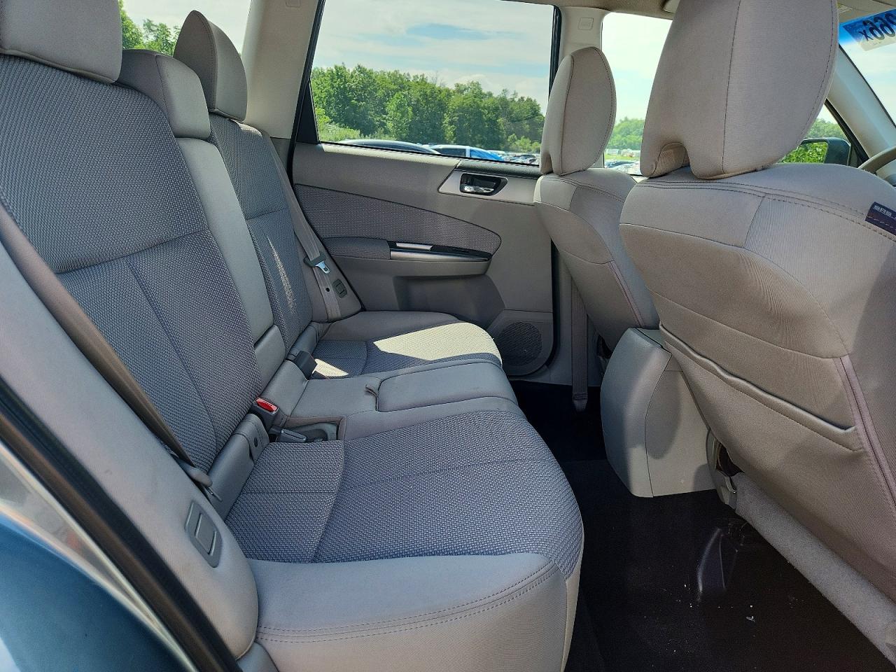 2012 Subaru Forester 2.5x Premium Green vin: JF2SHADC7CH431230