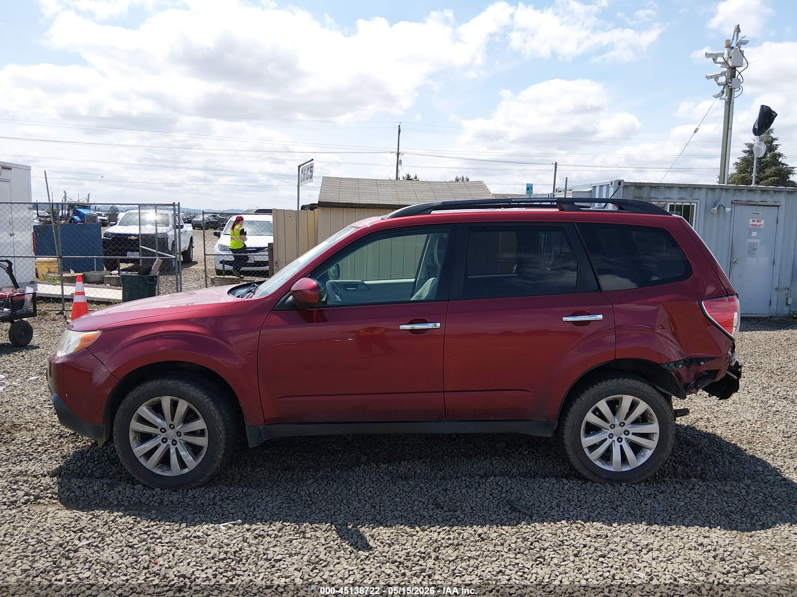 2012 Subaru Forester 2.5x Premium Red vin: JF2SHADC7CH436055