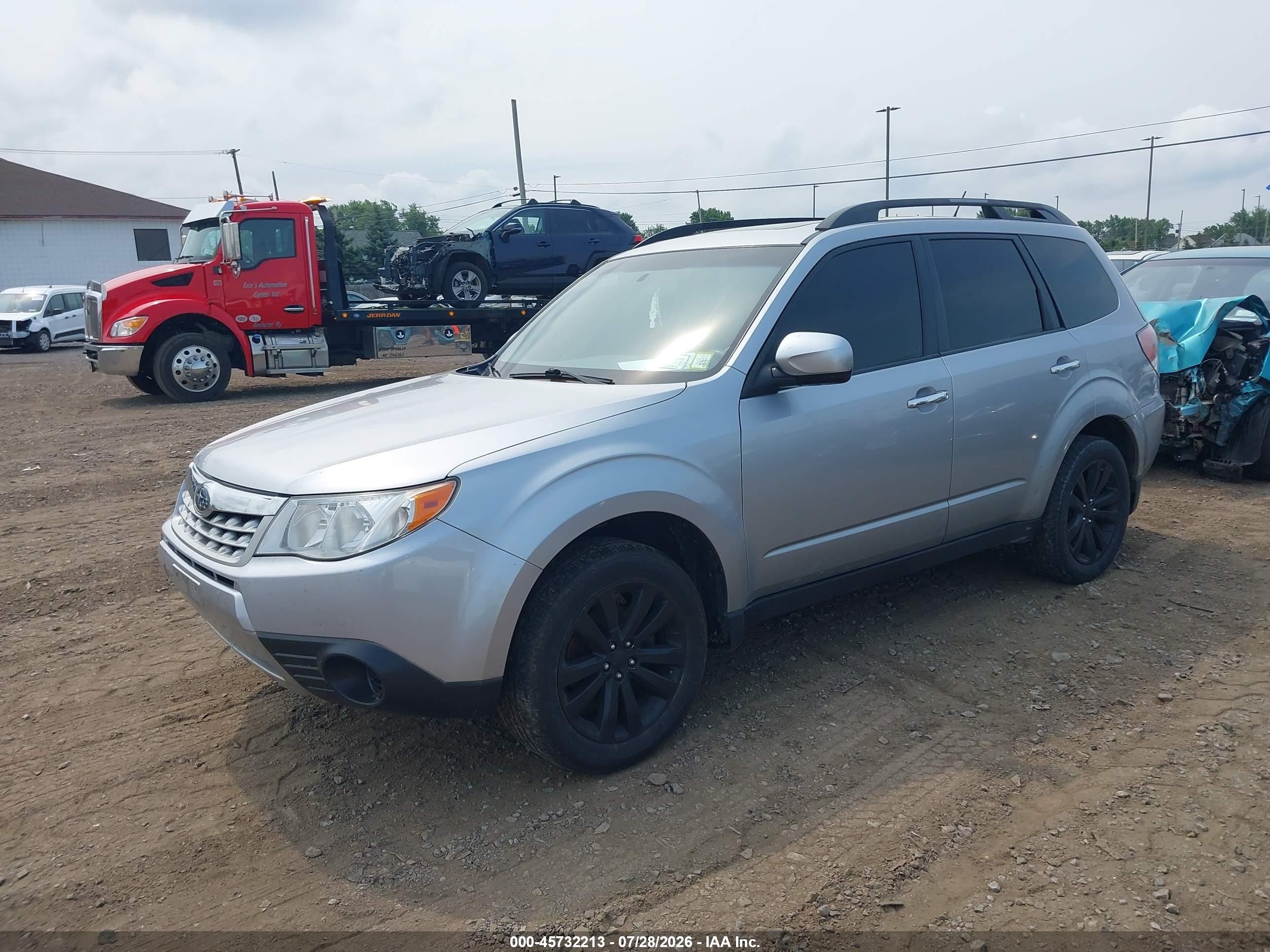 2012 Subaru Forester 2.5x Premium Silver vin: JF2SHADC7CH459027