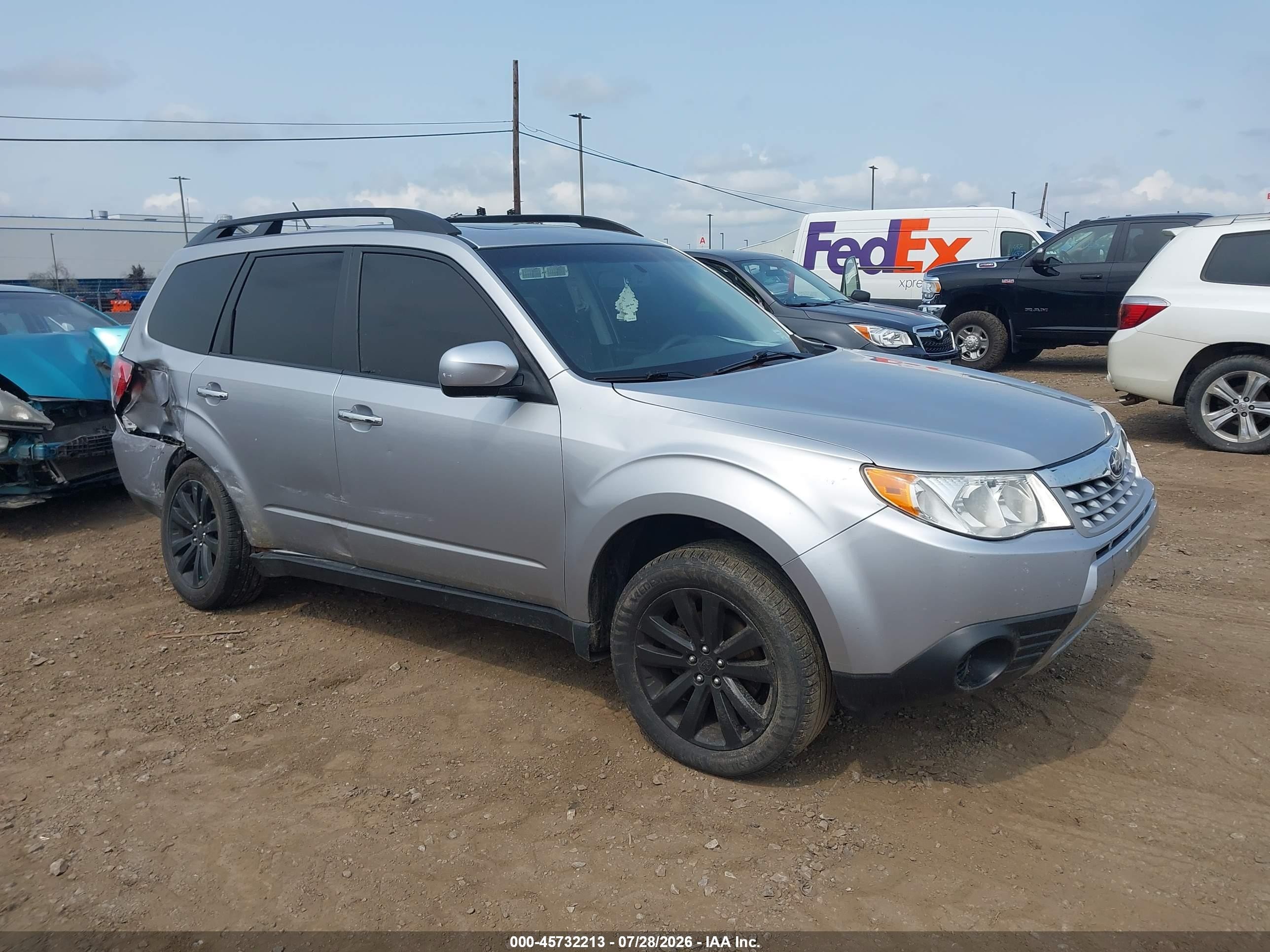 2012 Subaru Forester 2.5x Premium Silver vin: JF2SHADC7CH459027