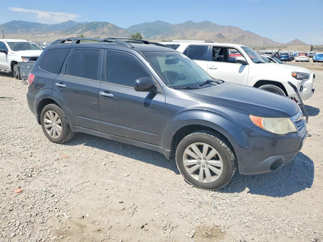 2012 Subaru Forester 2.5x Premium Gray vin: JF2SHADC7CH460551