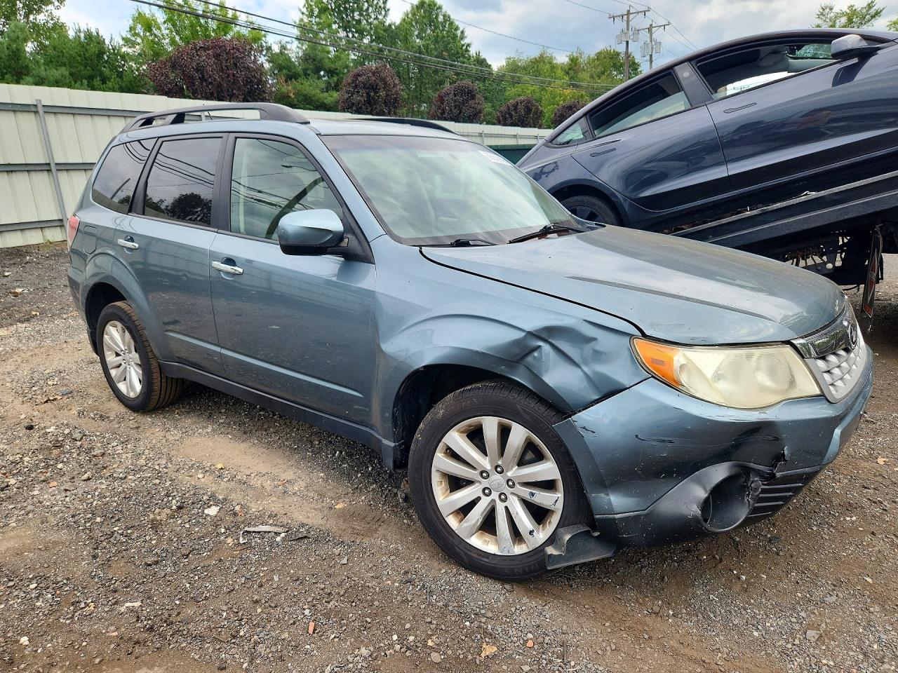 2012 Subaru Forester 2.5x Premium Blue vin: JF2SHADC7CH465197