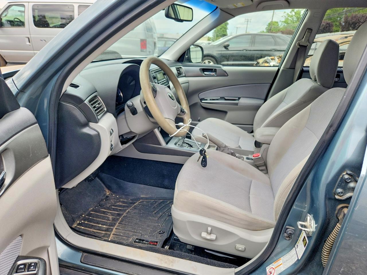 2012 Subaru Forester 2.5x Premium Blue vin: JF2SHADC7CH465197