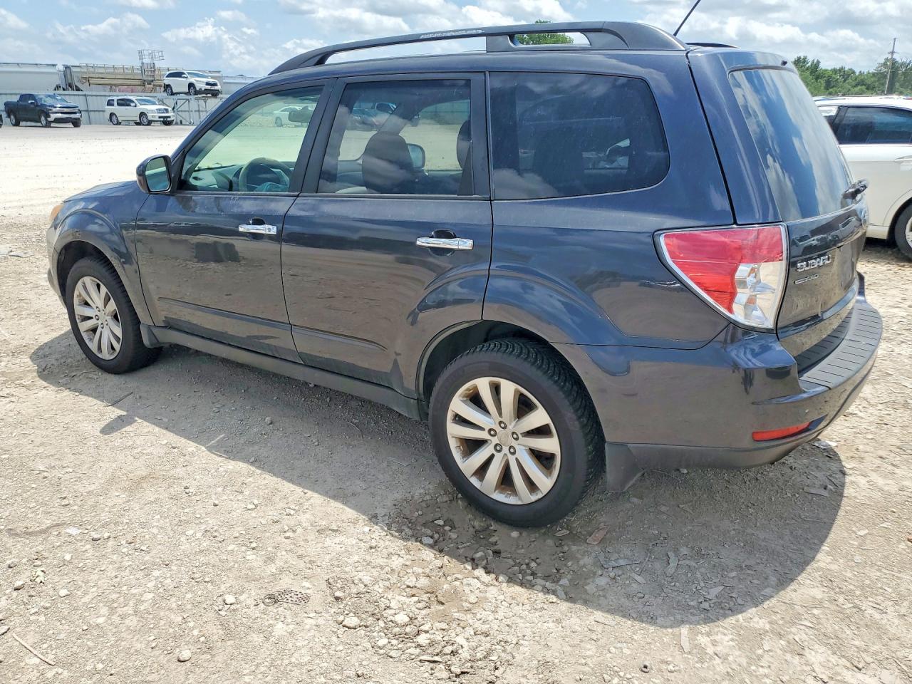 2013 Subaru Forester 2.5x Premium Blue vin: JF2SHADC7DG400258