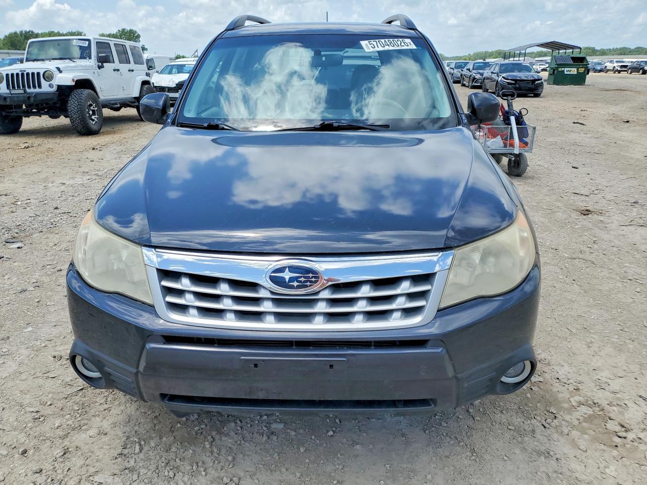 2013 Subaru Forester 2.5x Premium Blue vin: JF2SHADC7DG400258