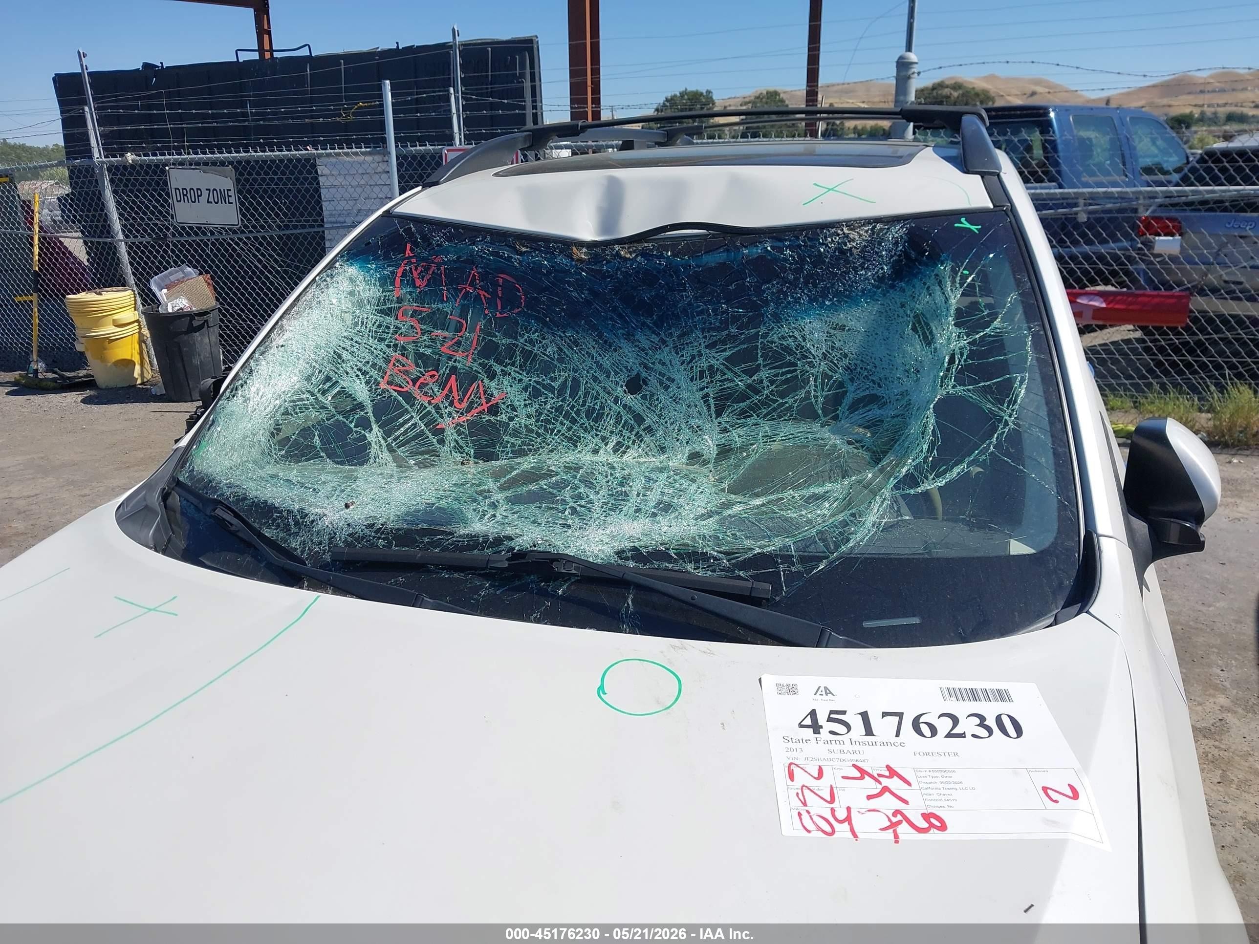 2013 Subaru Forester 2.5x Premium White vin: JF2SHADC7DG408487