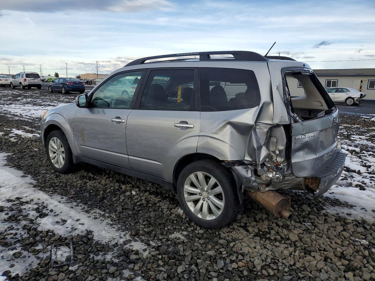 2011 Subaru Forester 2.5x Premium Silver vin: JF2SHADC8BH719529