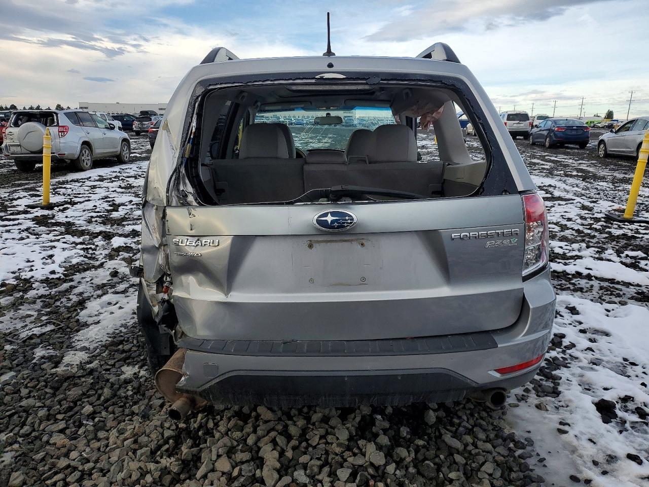 2011 Subaru Forester 2.5x Premium Silver vin: JF2SHADC8BH719529